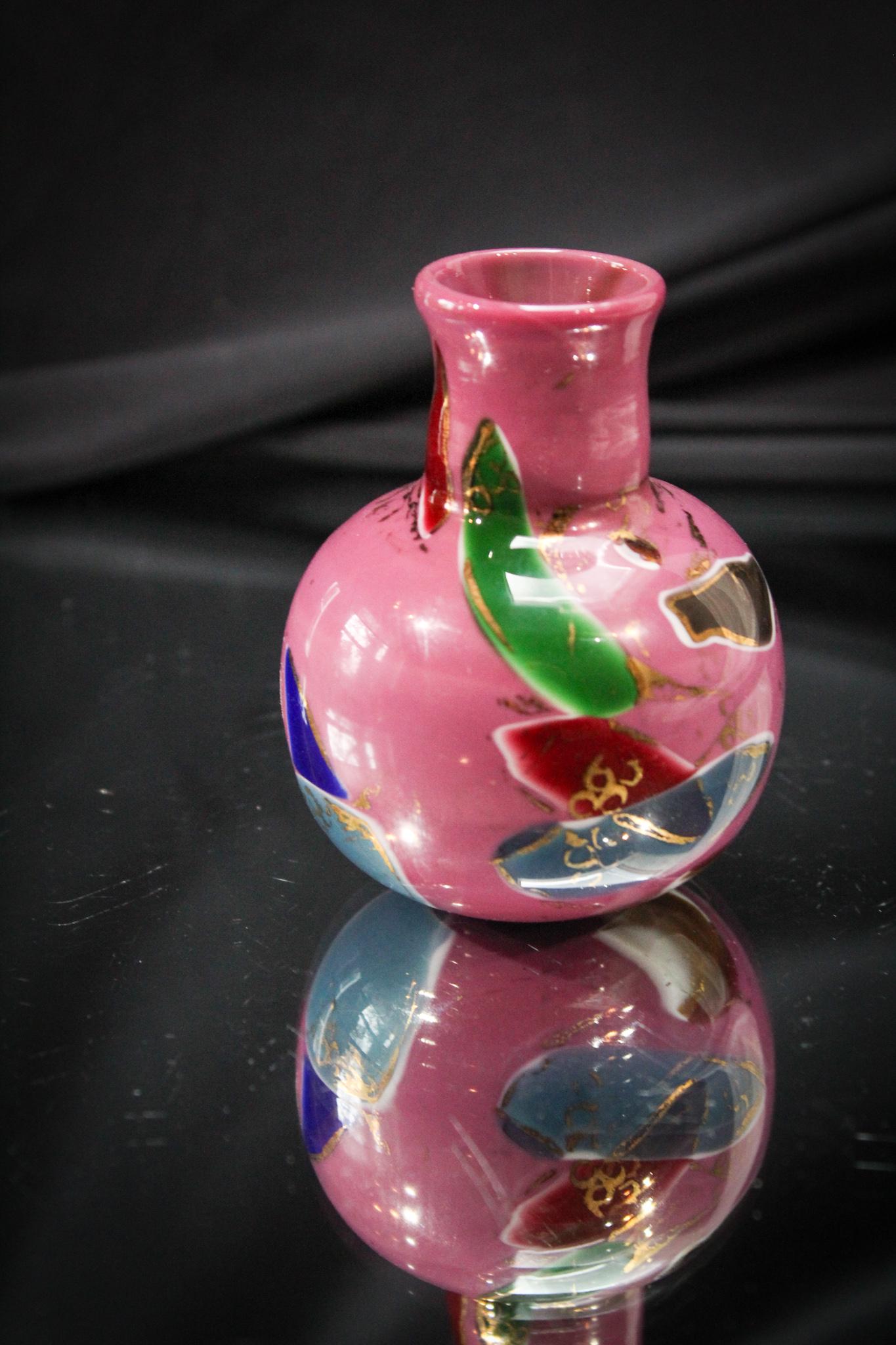 Exceptional Rare Mauve Mt. Washington Lava Glass Vase (1 of 4)