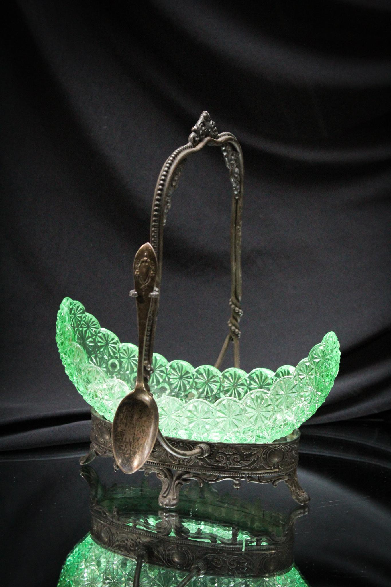 Hobb's Rare Marine Green Victorian Olive Castor (1 of 8)