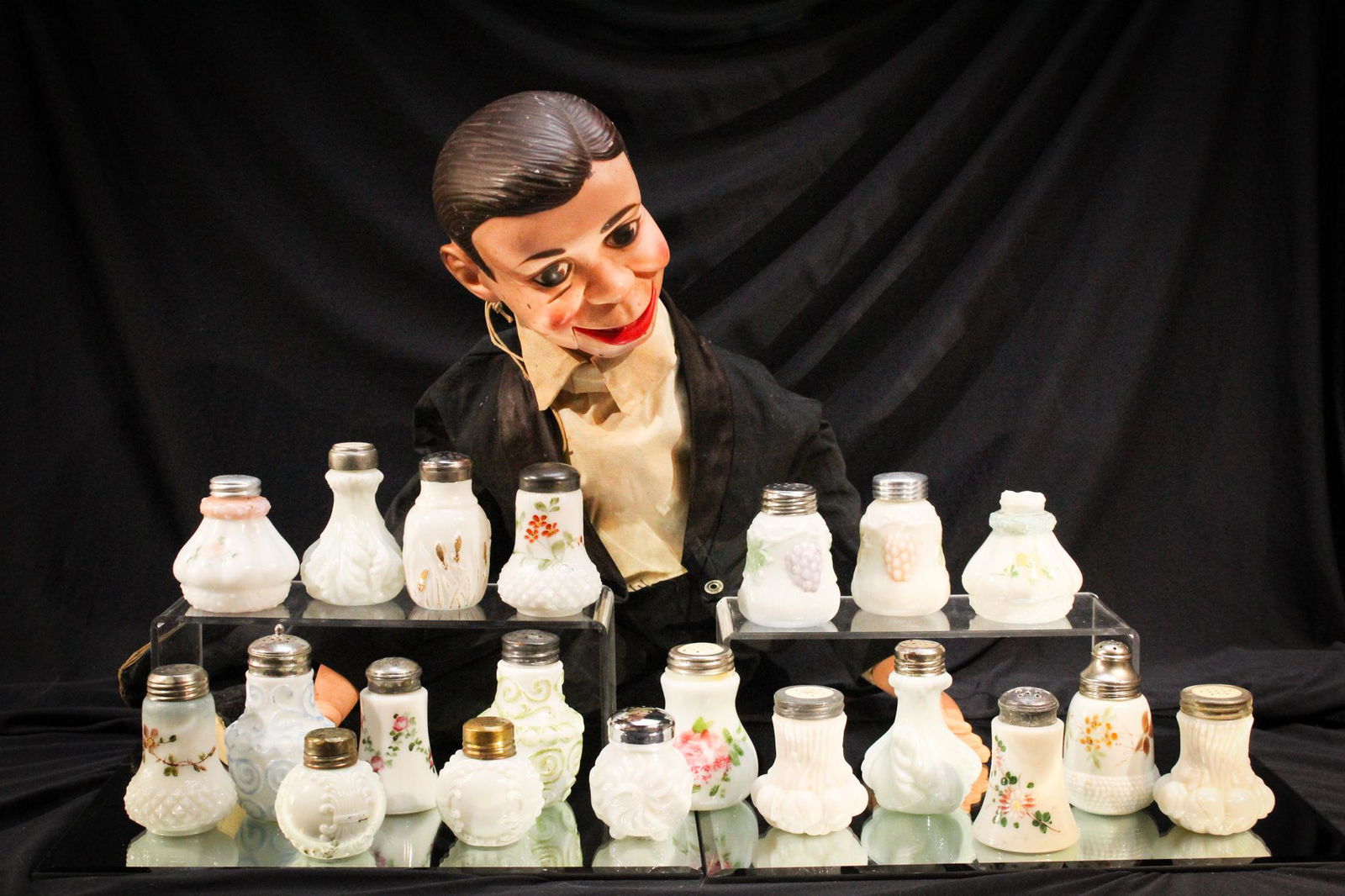 20 pc Lot Victorian Milk Glass Salt Shakers (1 of 6)