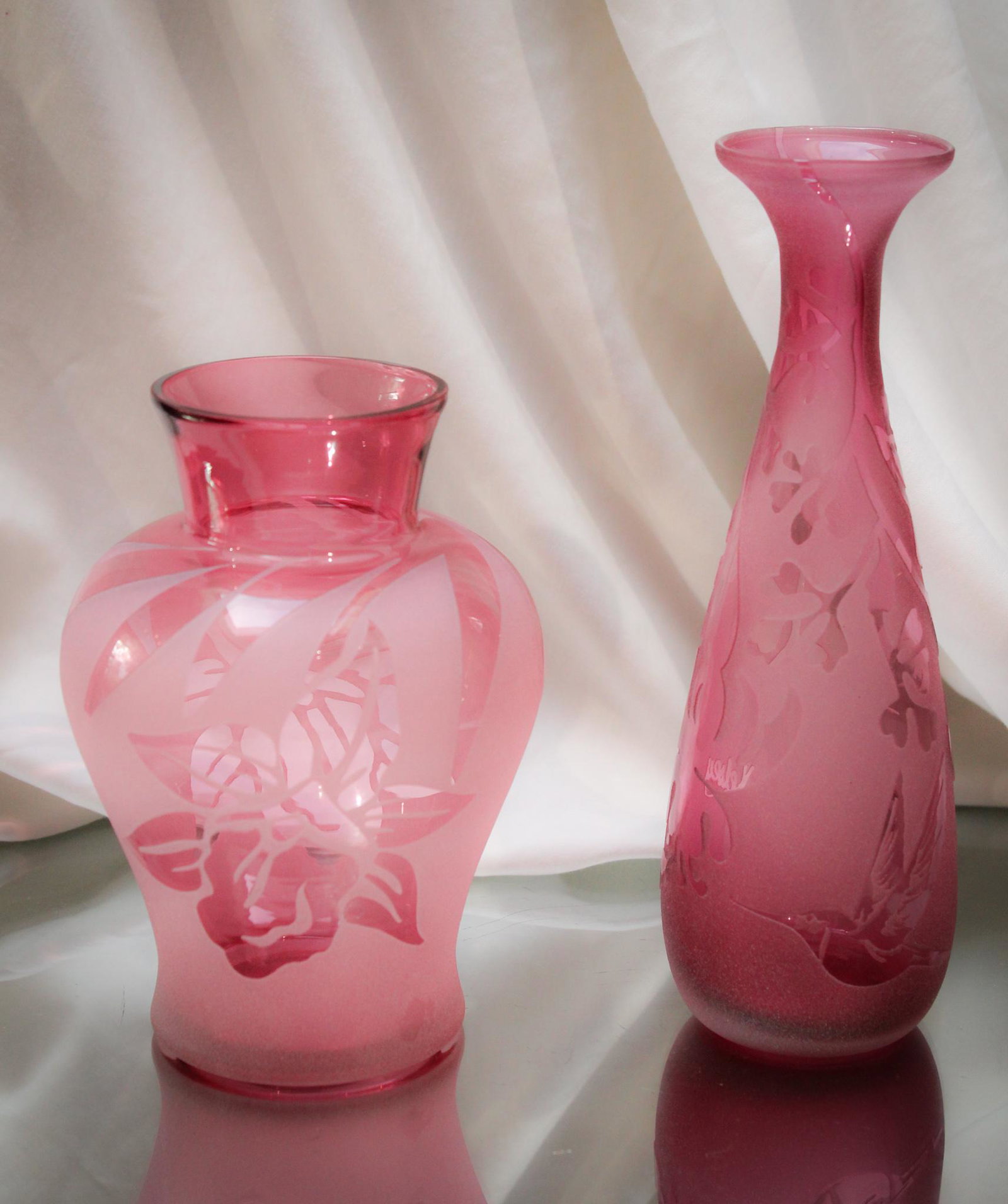 Lot of 2 pcs Pilgrim Kelsey Glass Sand Carved Cameo: Beautiful lot of 2 pieces of Pilgrim Kelsey cameo glass vases. Lovely dÃ©cor and so pretty. These are getting harder and harder to find! Tallest measures 8".