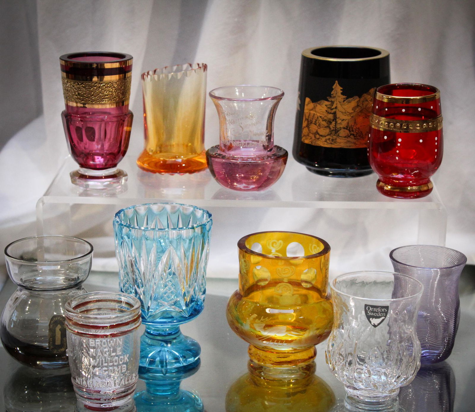 Mega Magnum Auctions Lot 11 Continental & Contemporary Toothpicks: Yet another legendary Mega Magnum Auctions Lot of Continental and Contemporary toothpick holders. What an array we have here with some select examples you just don't find. Tallest measures 3 1/4".