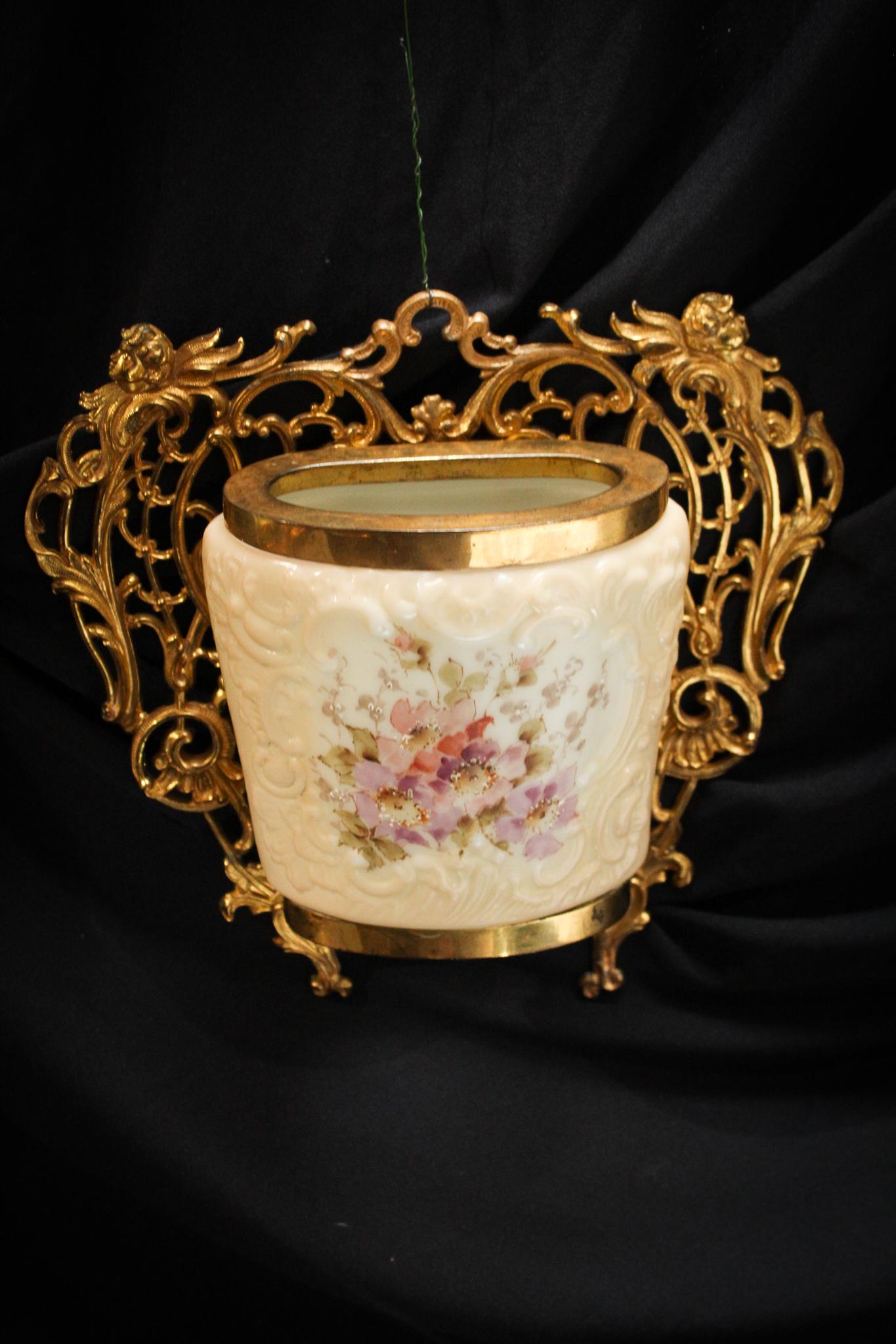 Wavecrest Victorian Glass Whisk Broom Holder (1 of 4)