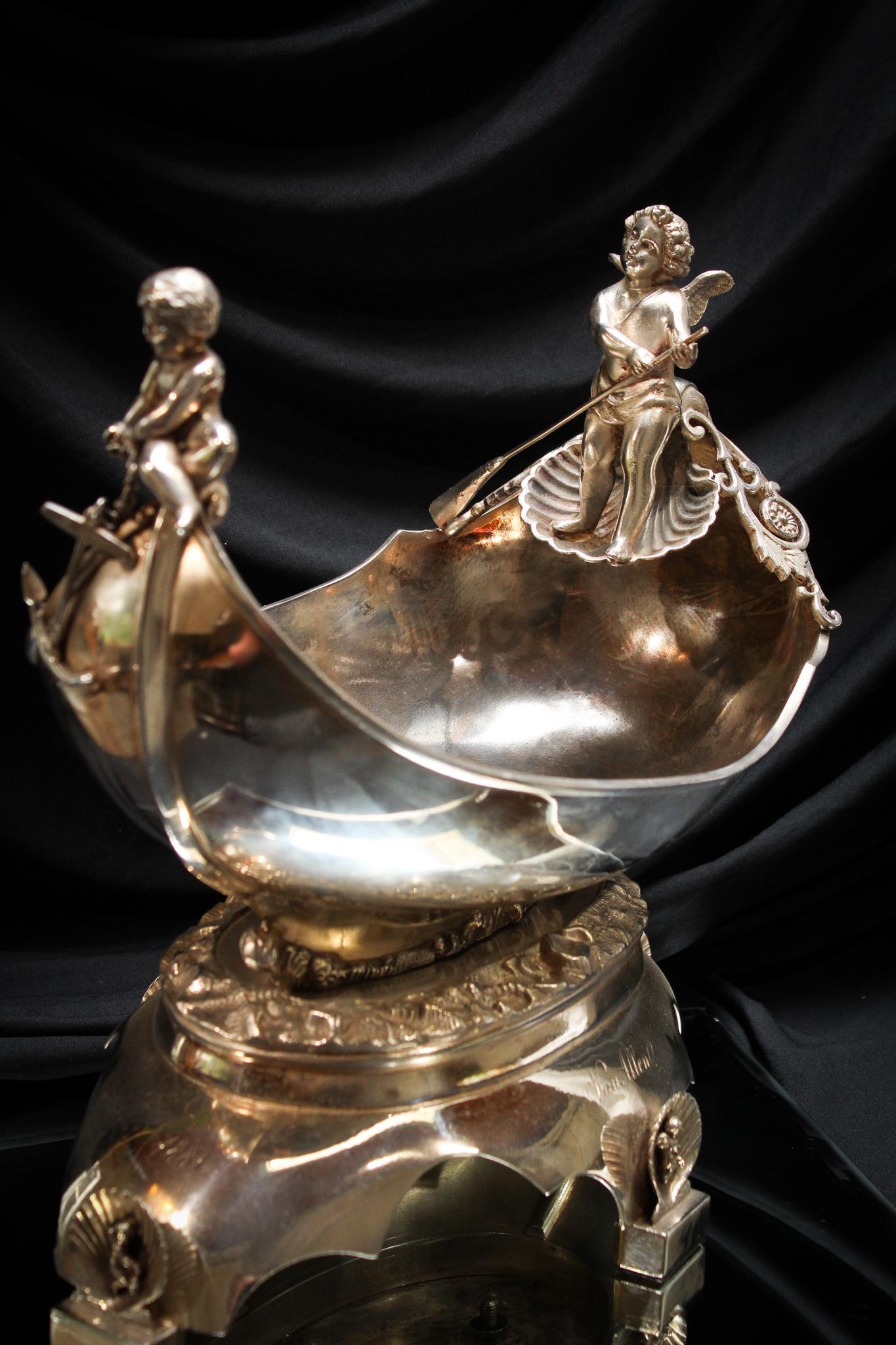 Fantastic Victorian Silverplate Cherub Gondola Center Bowl (1 of 12)