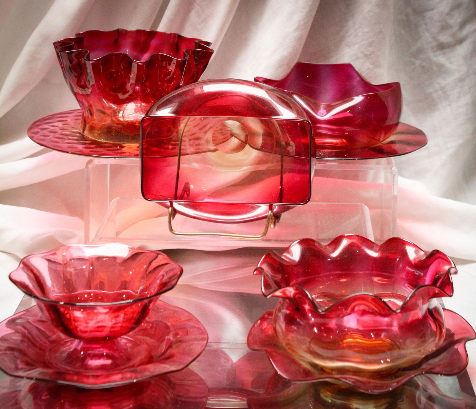 9 pc. Lot Amberina Victorian Glass Finger Bowls & More (1 of 10)