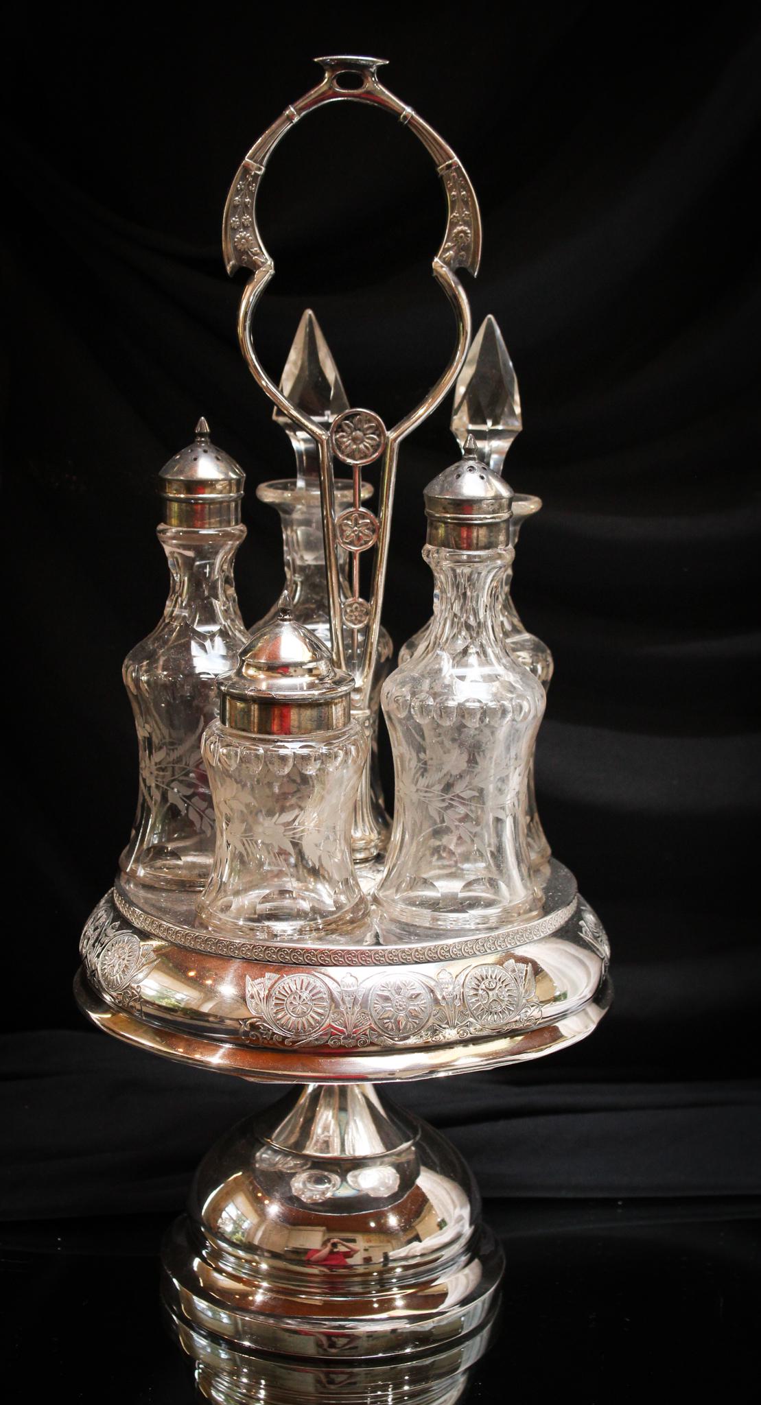 Victorian Engraved Middletown Silverplate Cruet Condiment Castor (1 of 7)