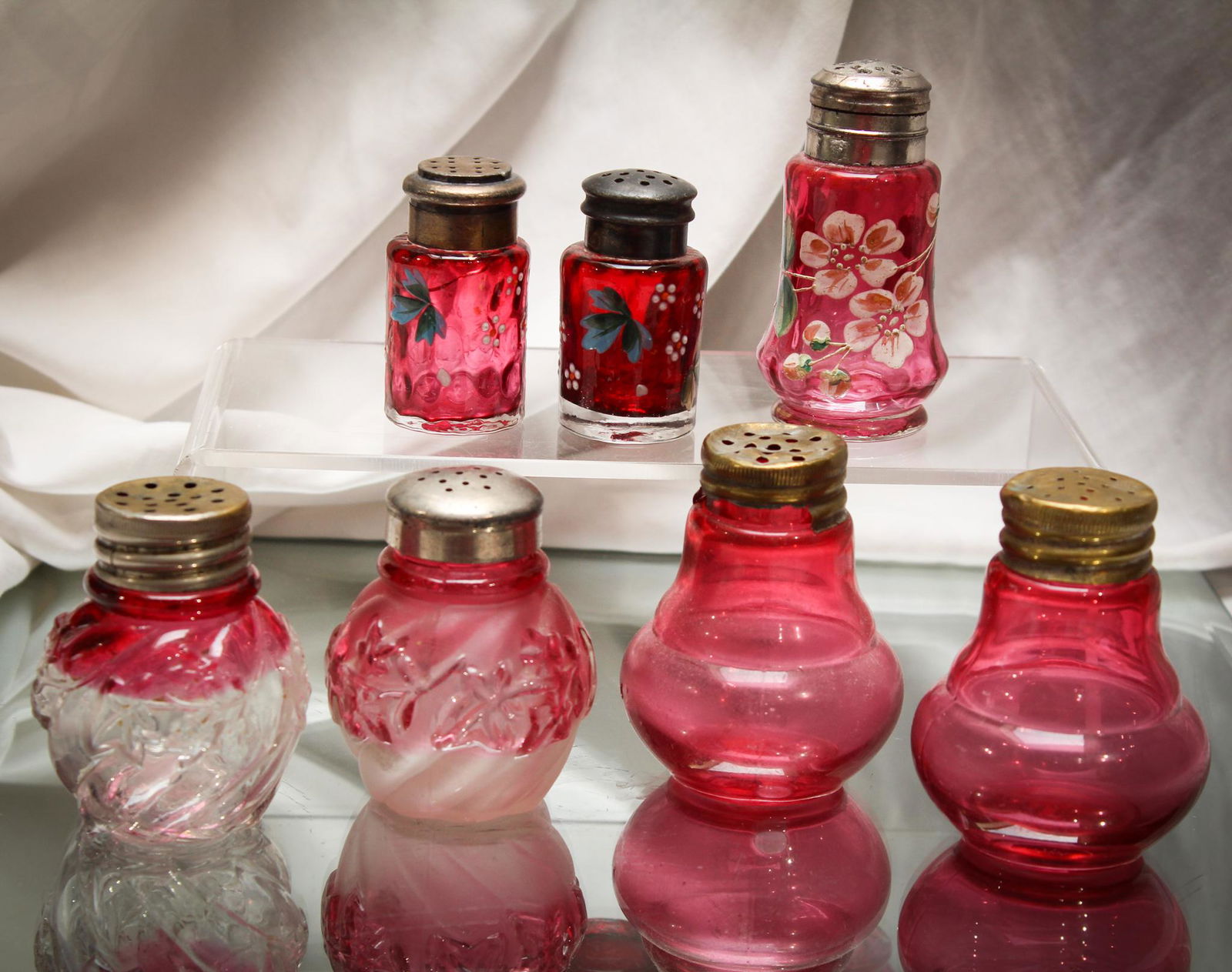 Mega Magnum Auctions Lot Victorian Cranberry & More Salt Shakers (1 of 6)