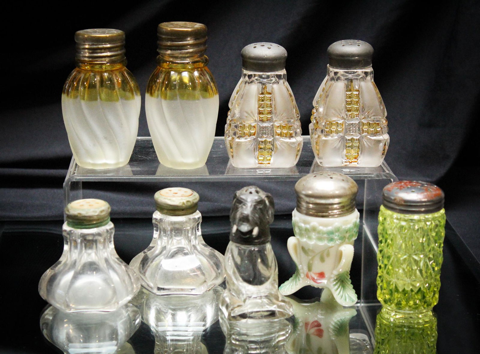 9 pc. Lot Victorian Glass Salt Shakers (1 of 4)