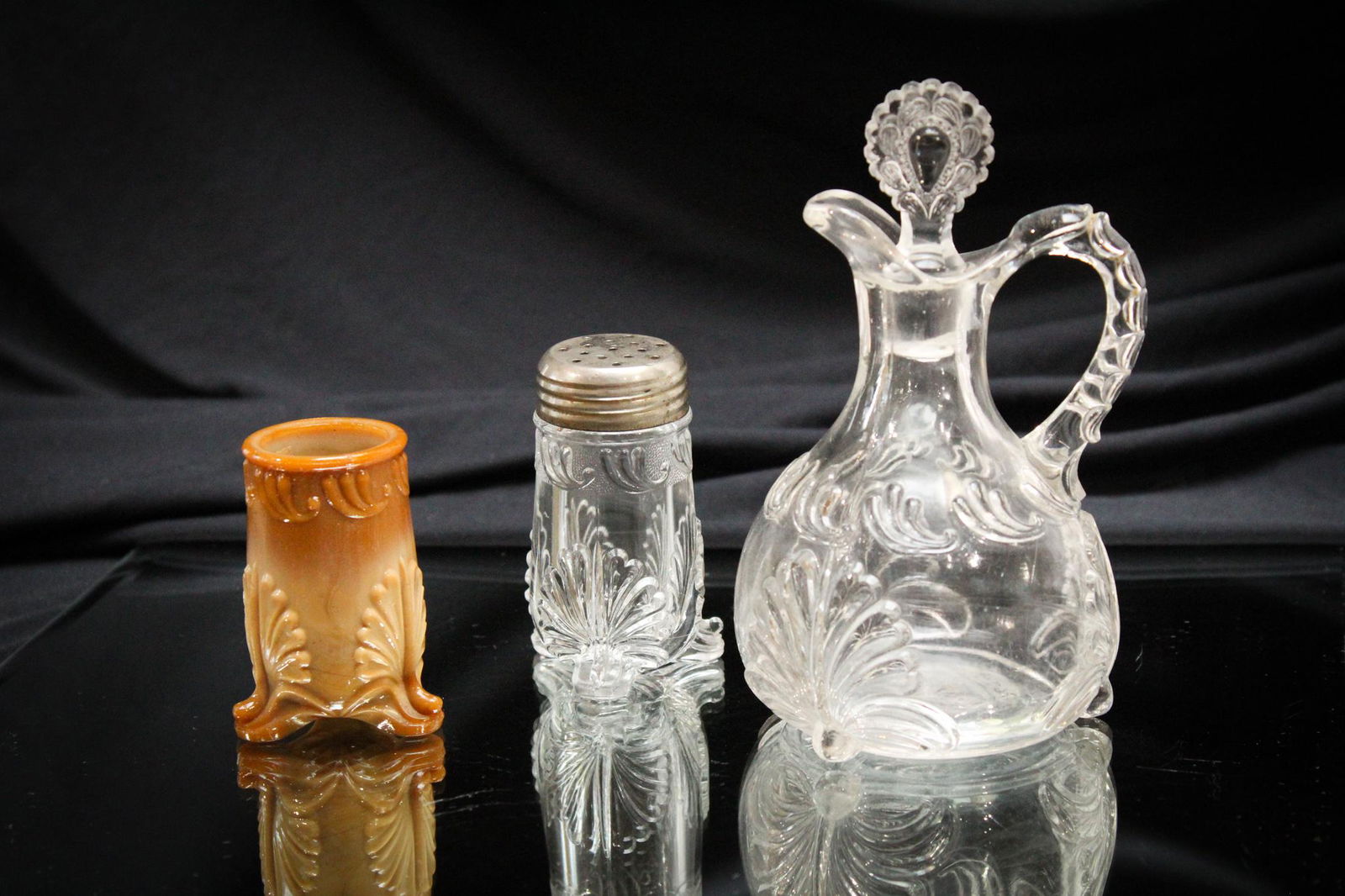 3 pc. Lot Greentown Victorian Glass Leaf Bracket (1 of 10)