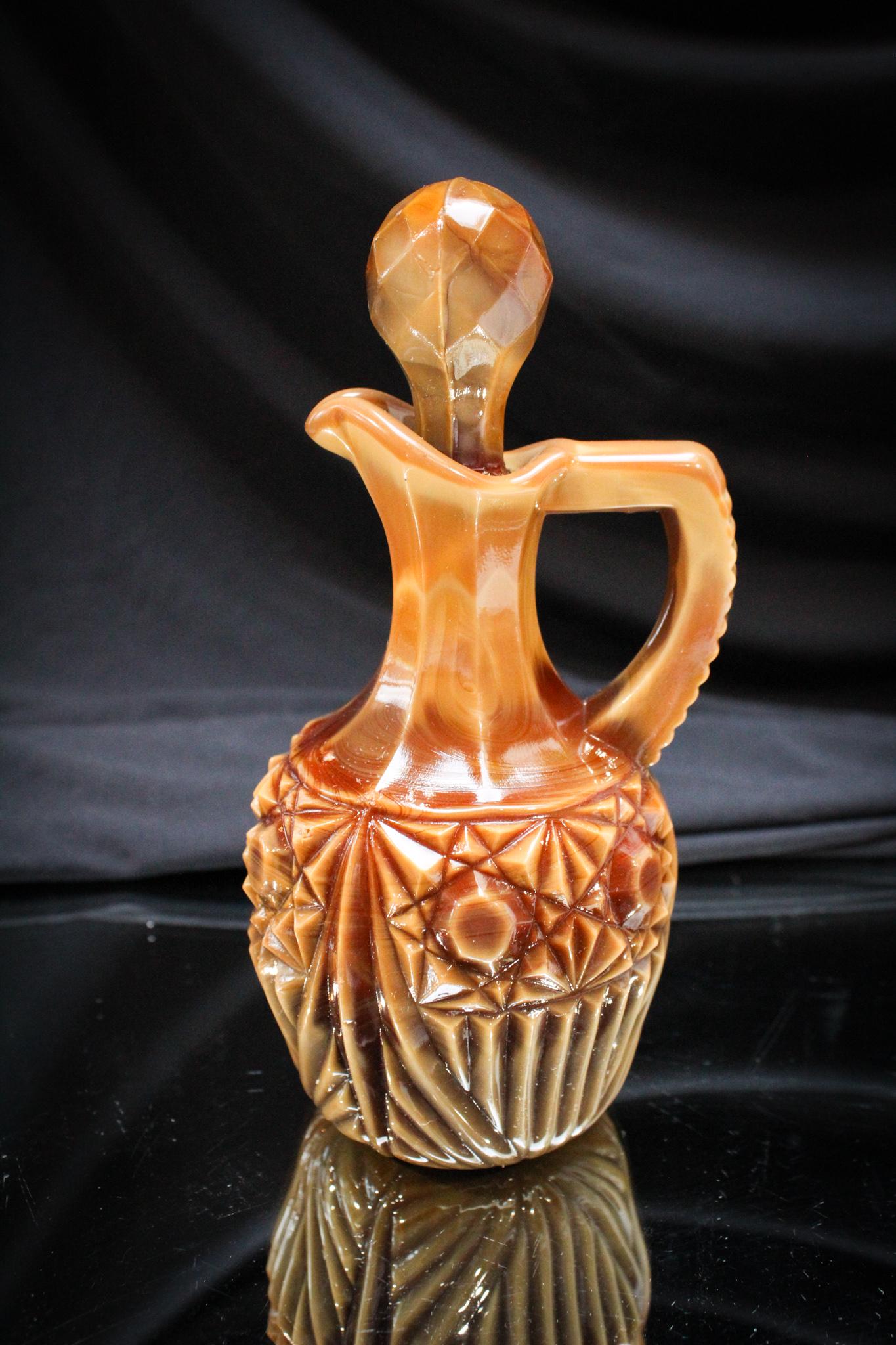 Greentown Daisy & Button w/ Shield Chocolate Cruet (1 of 4)