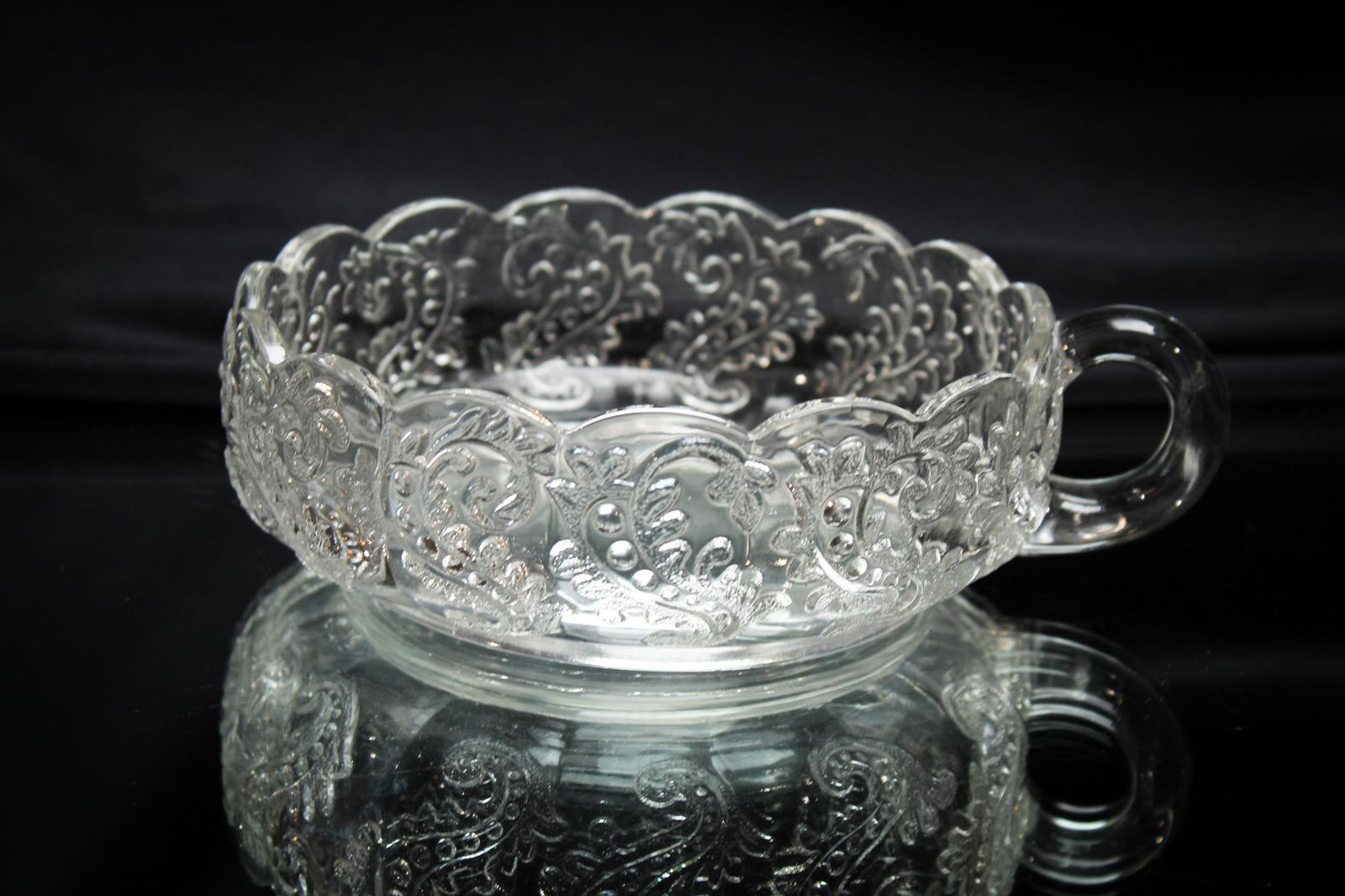 McKee Greentown Chrysanthemum Leaf Handled Nappy (1 of 4)