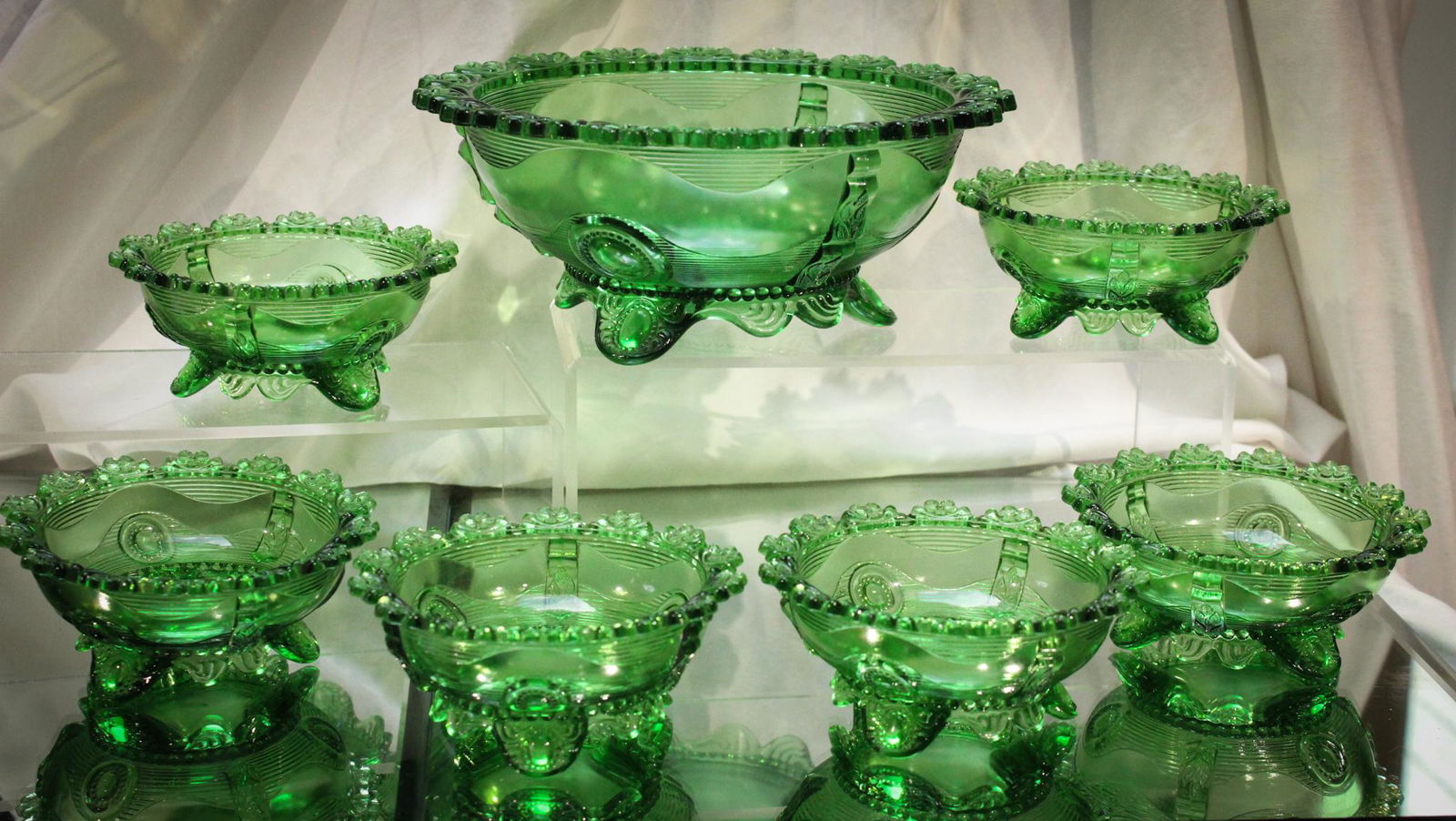 Greentown Green Victorian Glass Dewey 7 pc. Berry Set (1 of 10)