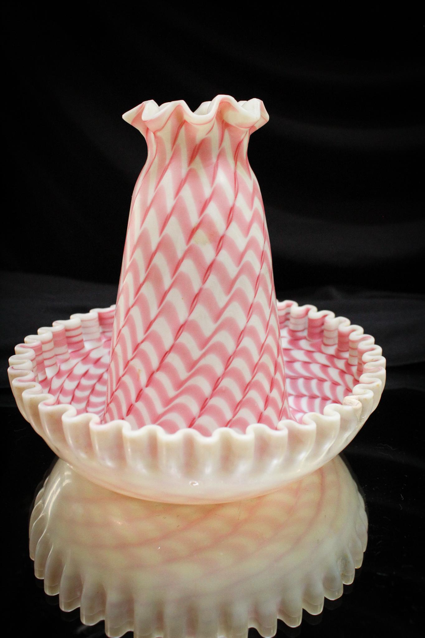 Rare Pull Up Pink & White Victorian Glass Fairy Lamp (1 of 5)