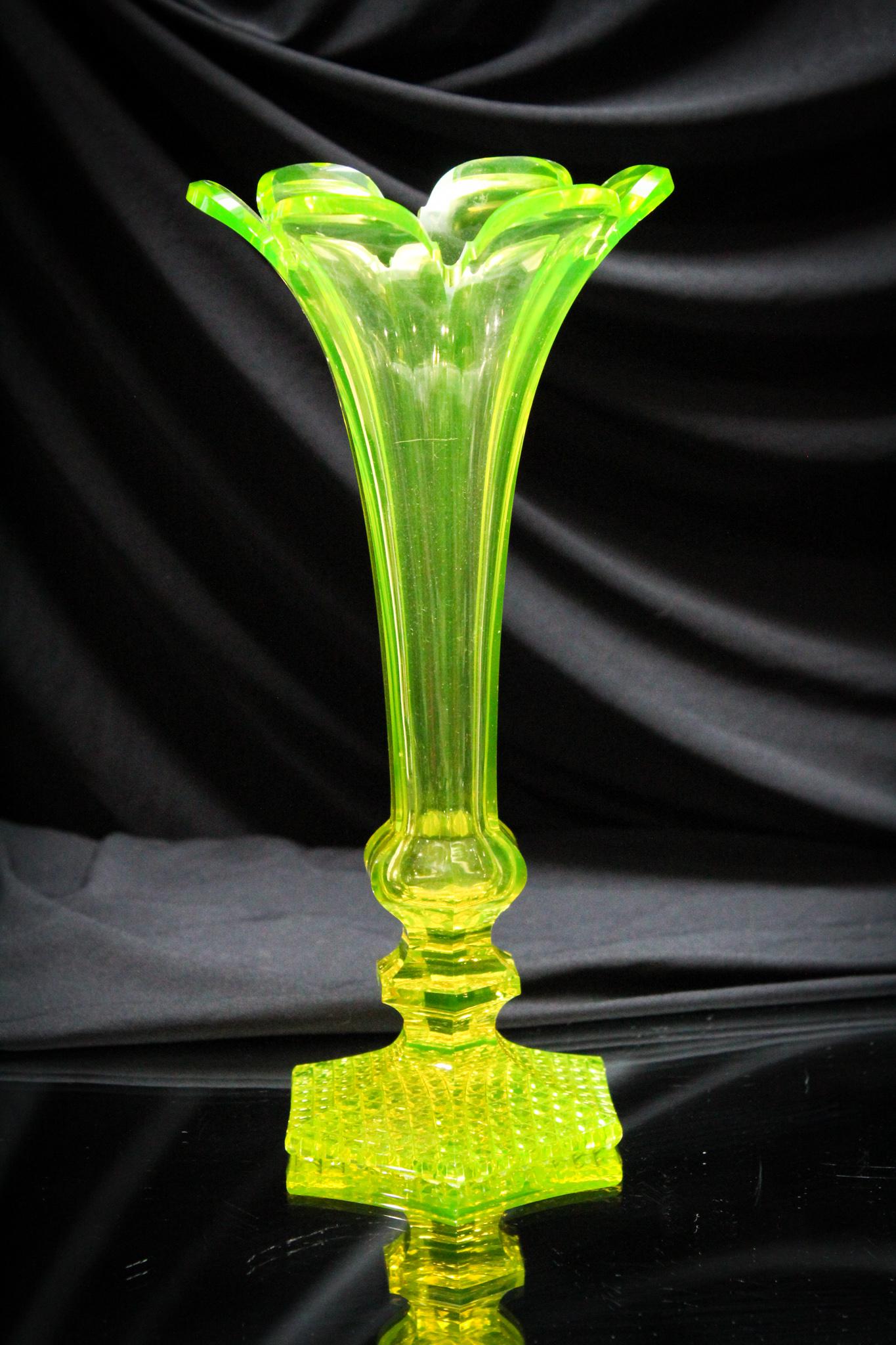 Victorian Biedermeier Vaseline Cut Glass Uranium 10" Lily Vase: Gorgeous Victorian Biedermeier 10 1/4" Vaseline uranium glass lily vase. Exceptional coloring and cutting. Waffle design cut on base. NICE!