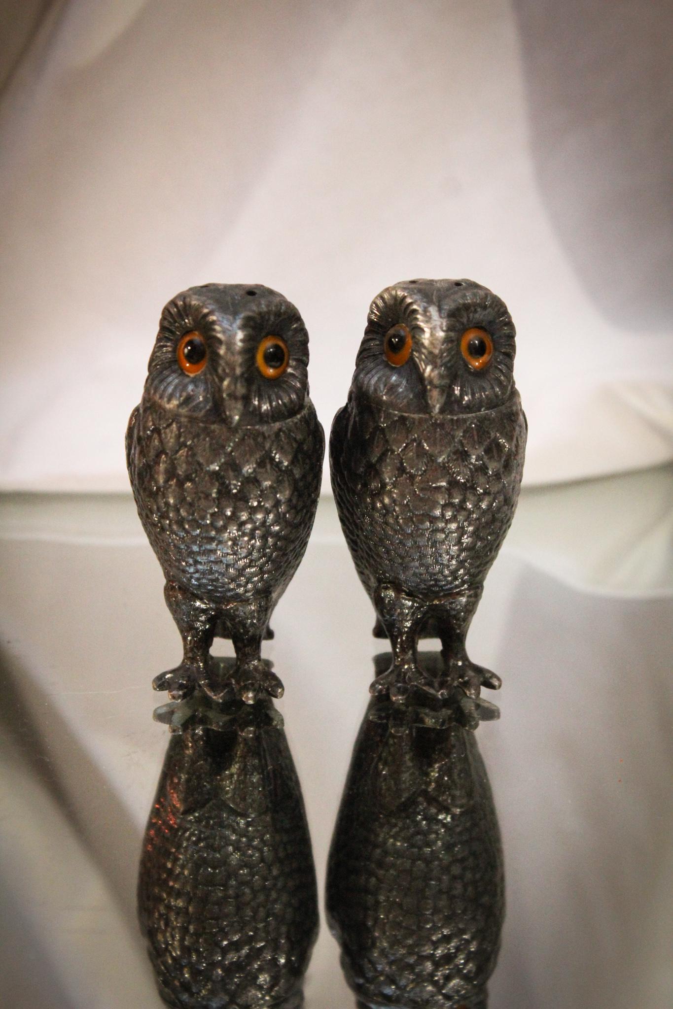 Pair Silverplate Victorian Hoot Owl Salt Shakers (1 of 6)