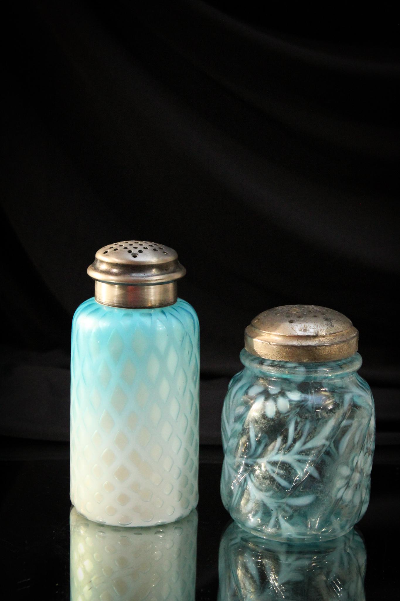 2 pc Lot Victorian Glass Blue Sugar Shakers (1 of 6)