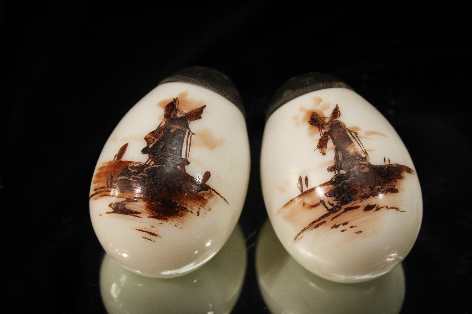 Pair Mt. Washington Brown Delft Lay Down Egg Salt Shakers (1 of 3)