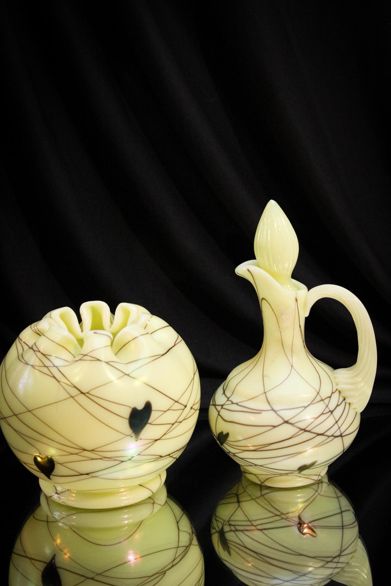2 pc Lot Fenton Hanging Hearts Rosebowl & Cruet (1 of 6)