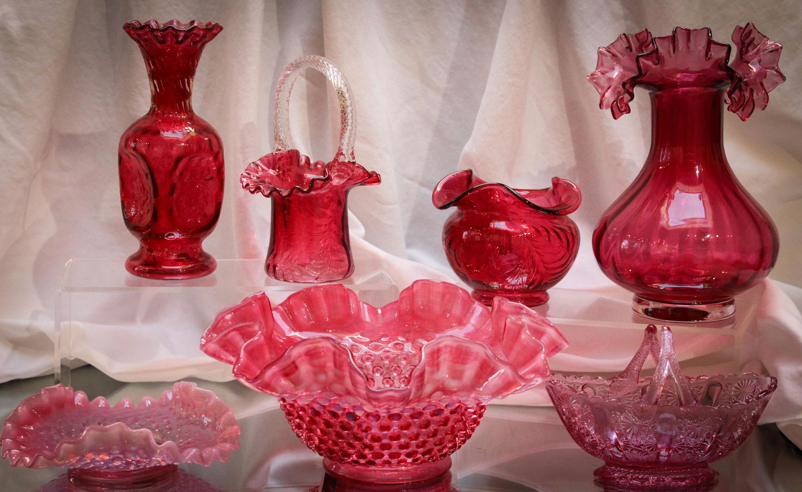Mega Magnum Auctions 7 pc Cranberry Fenton Glass Lot (1 of 3)