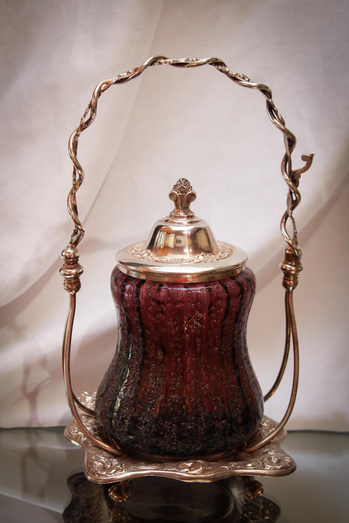 Dugan Pompeiian Wilcox Victorian Silverplate Pickle castor (1 of 8)