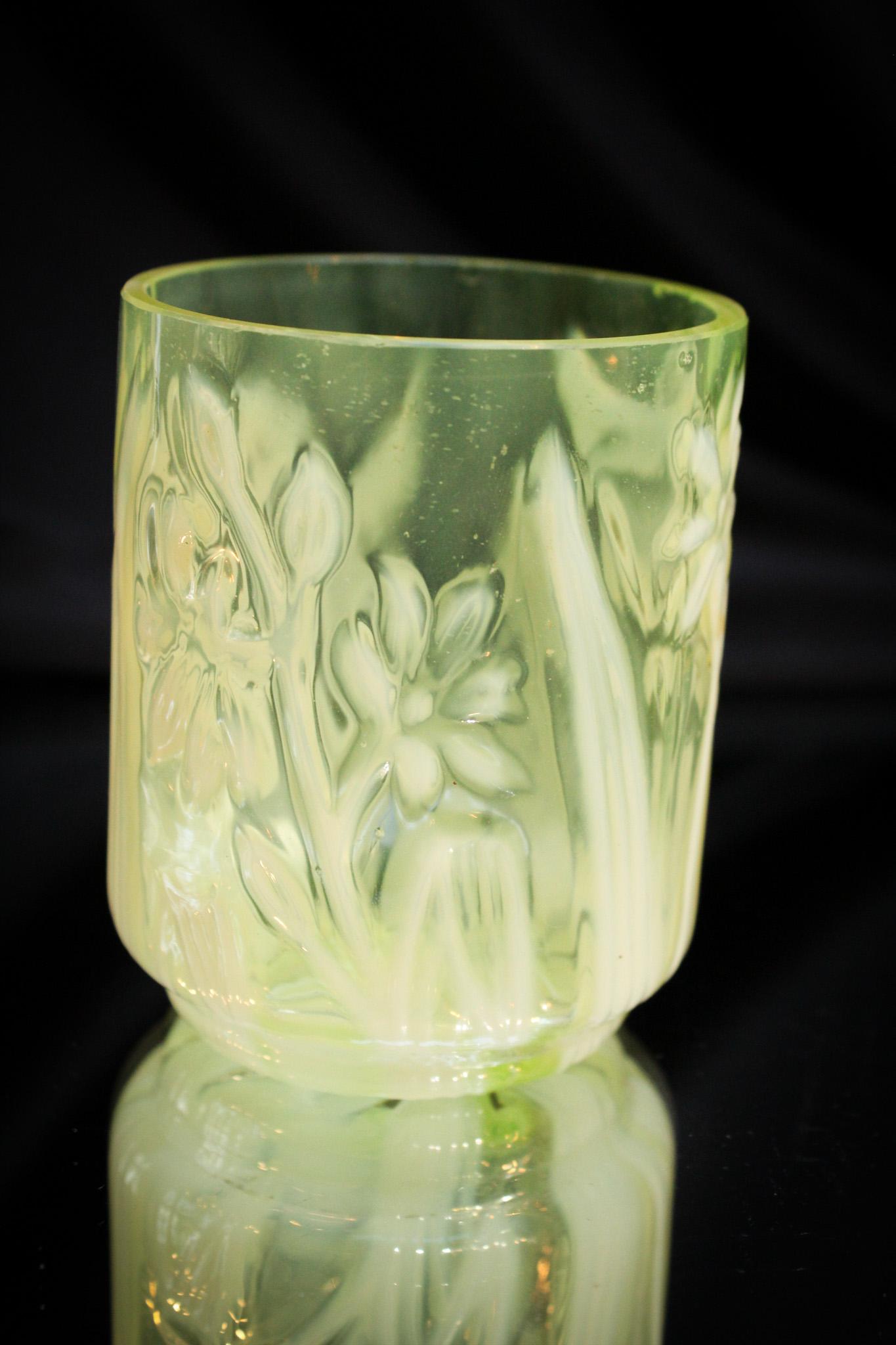 Scarce Vaeline Opalescent Daffodils Tumbler: Very unusual Victorian Tumbler in a daffodil pattern. Beautiful piece with heavy opalescence and well defined pattern of bent head and open daffodils. Unusual tumbler and the first we have seen. It me