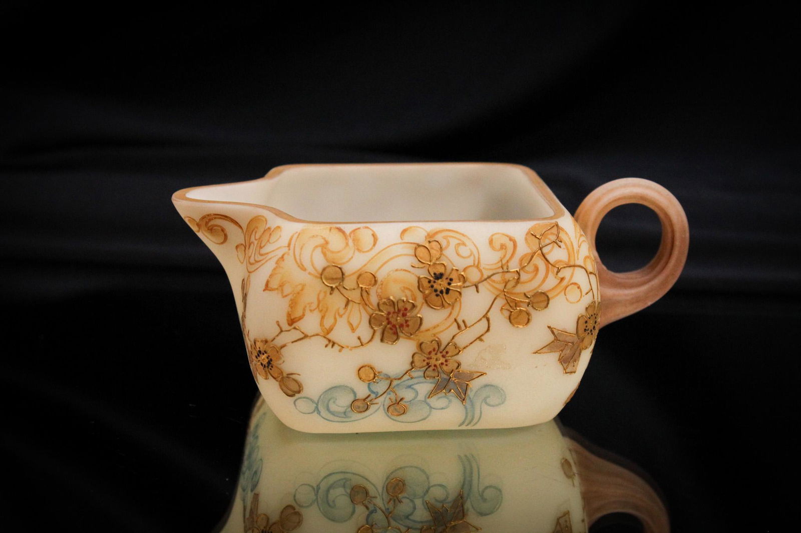 Mt. Washington Crown Milano Victorian Glass Creamer (1 of 7)