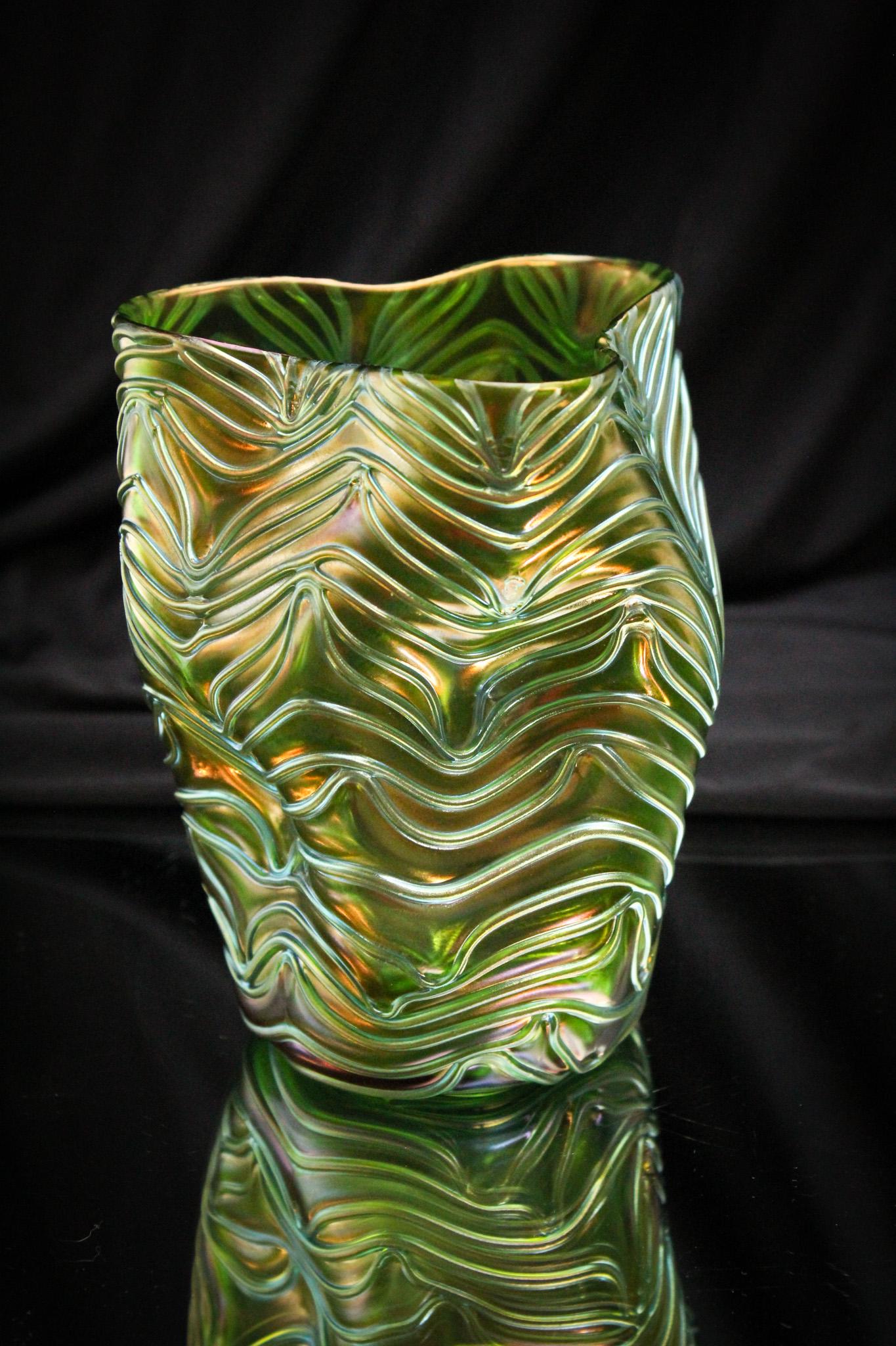 Loetz Creta Formosa Irridescent Art Glass Vase (1 of 6)