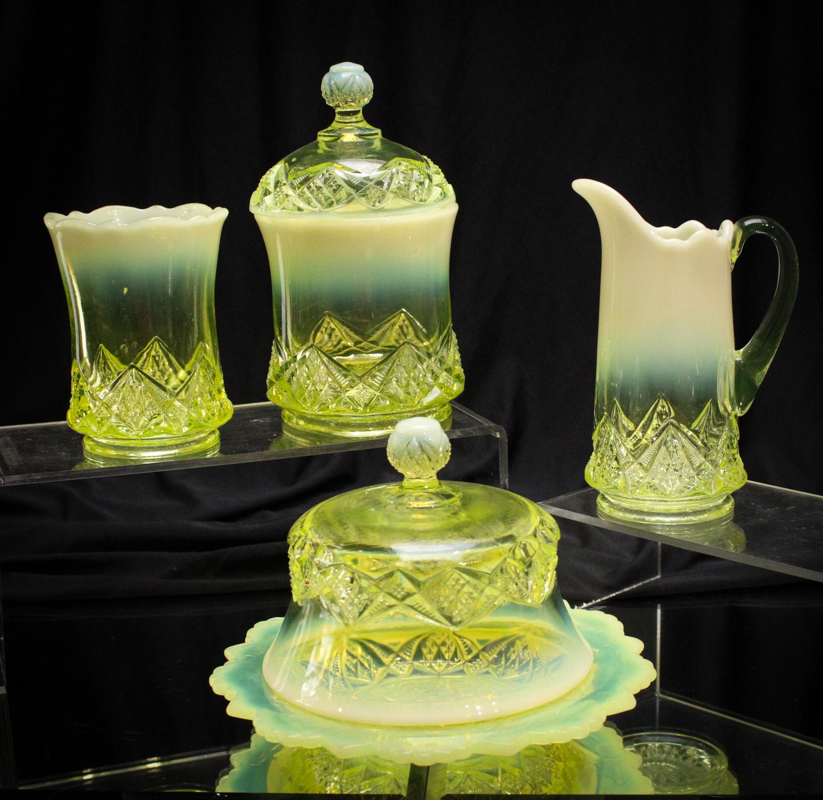 Stunning Vaseline Opalescent Diamond Spearhead Table Set (1 of 13)