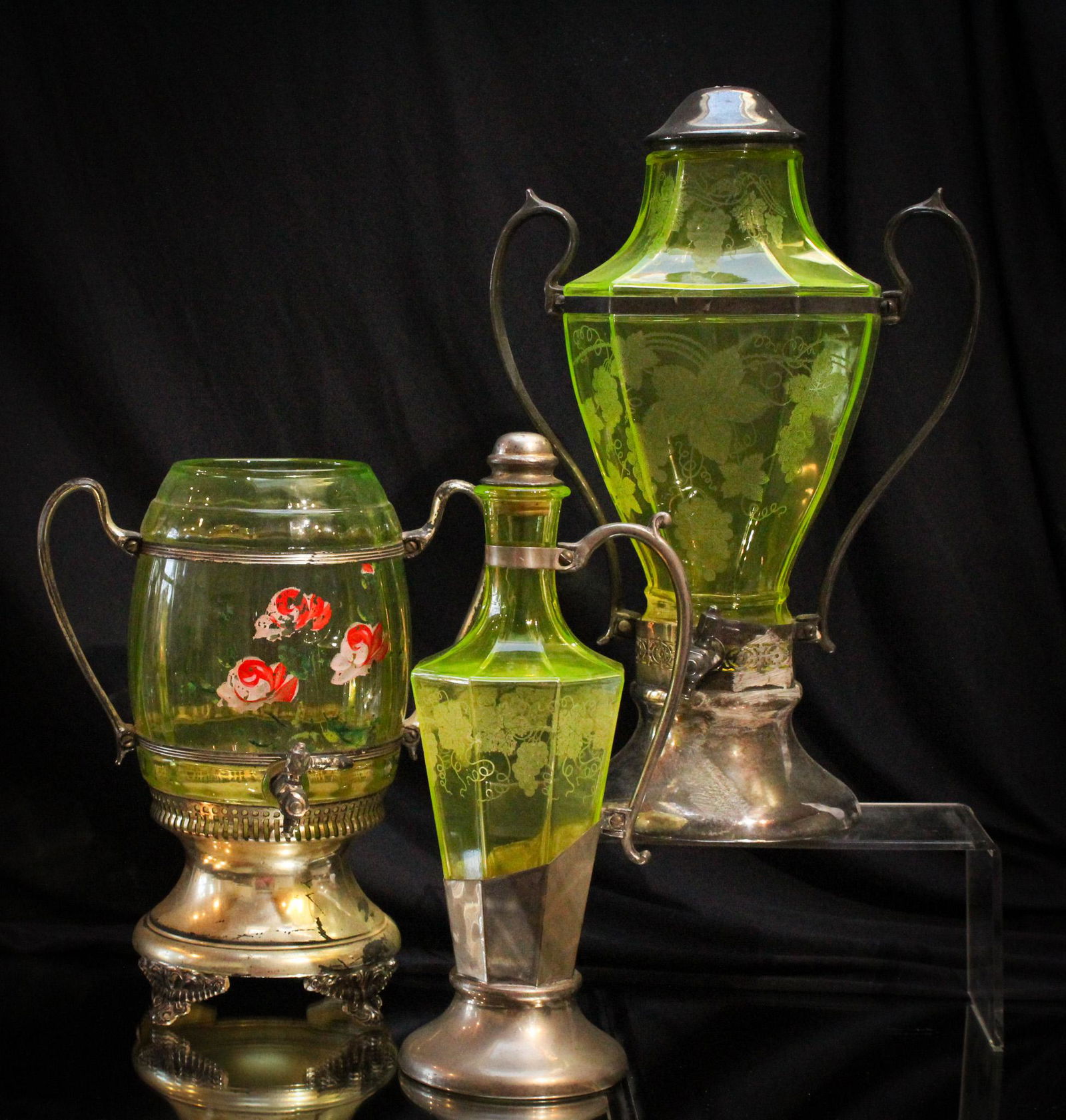 3 pc Lot Vaseline Cambridge Glass & More Decanter & Samovars (1 of 15)