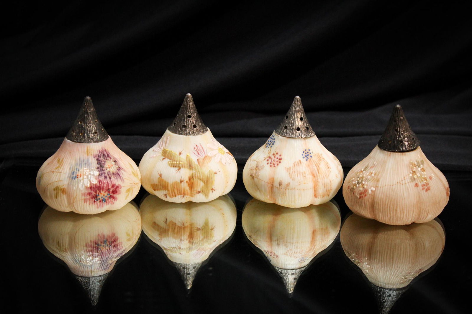 4 pc Lot Victorian Mt. Washington Fig Salt Shakers (1 of 13)