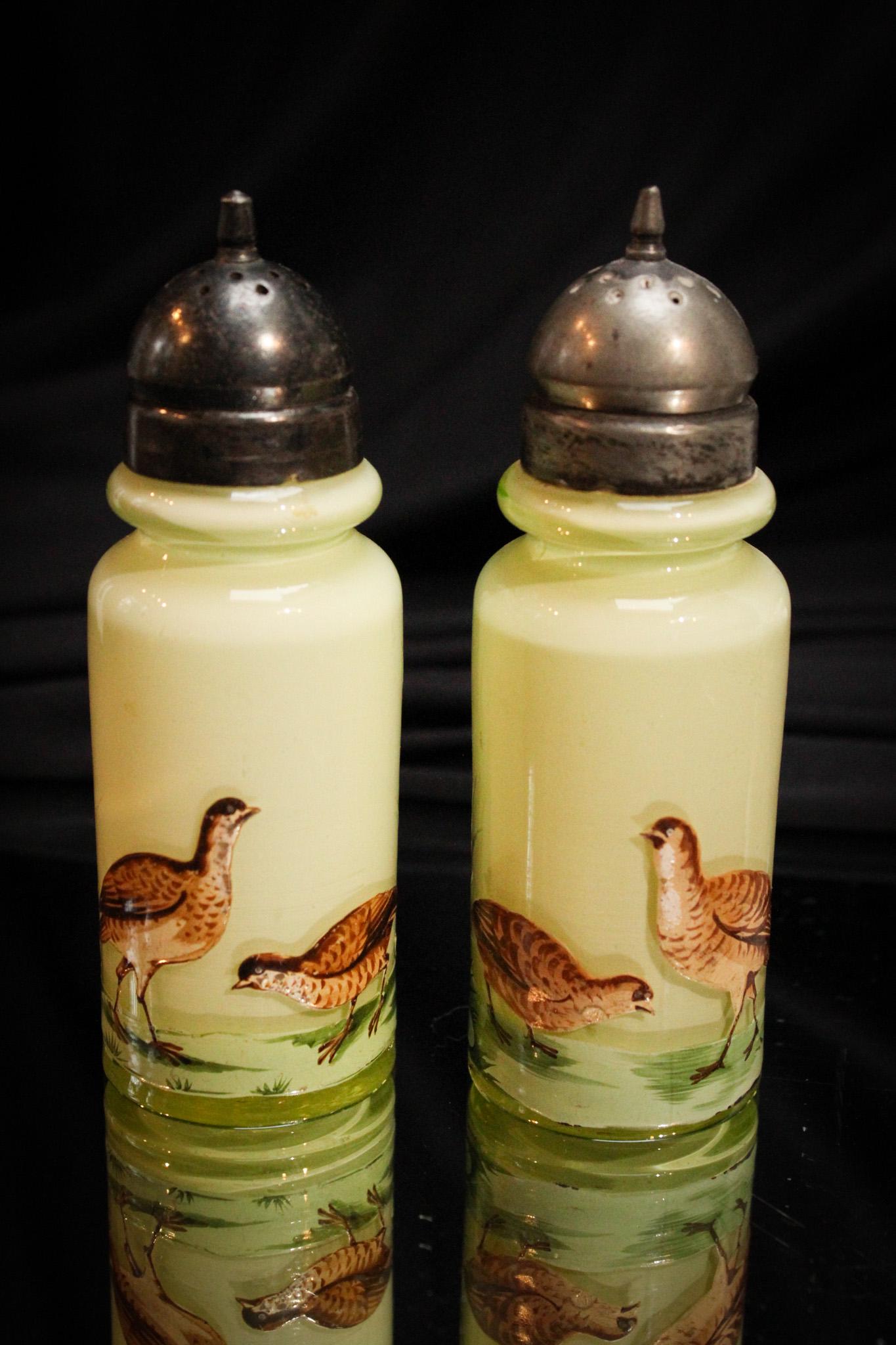 Pr Vaseline Cased Glass Game Bird Salt Shakers (1 of 5)