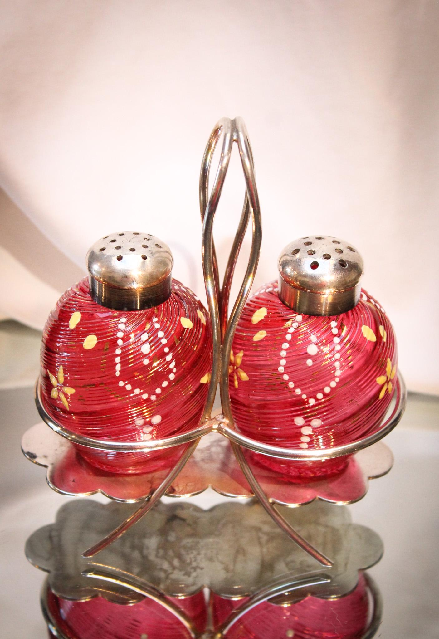Cranberry Victorian Threaded Enameled Victorian Shakers Toronto Silverplate (1 of 7)