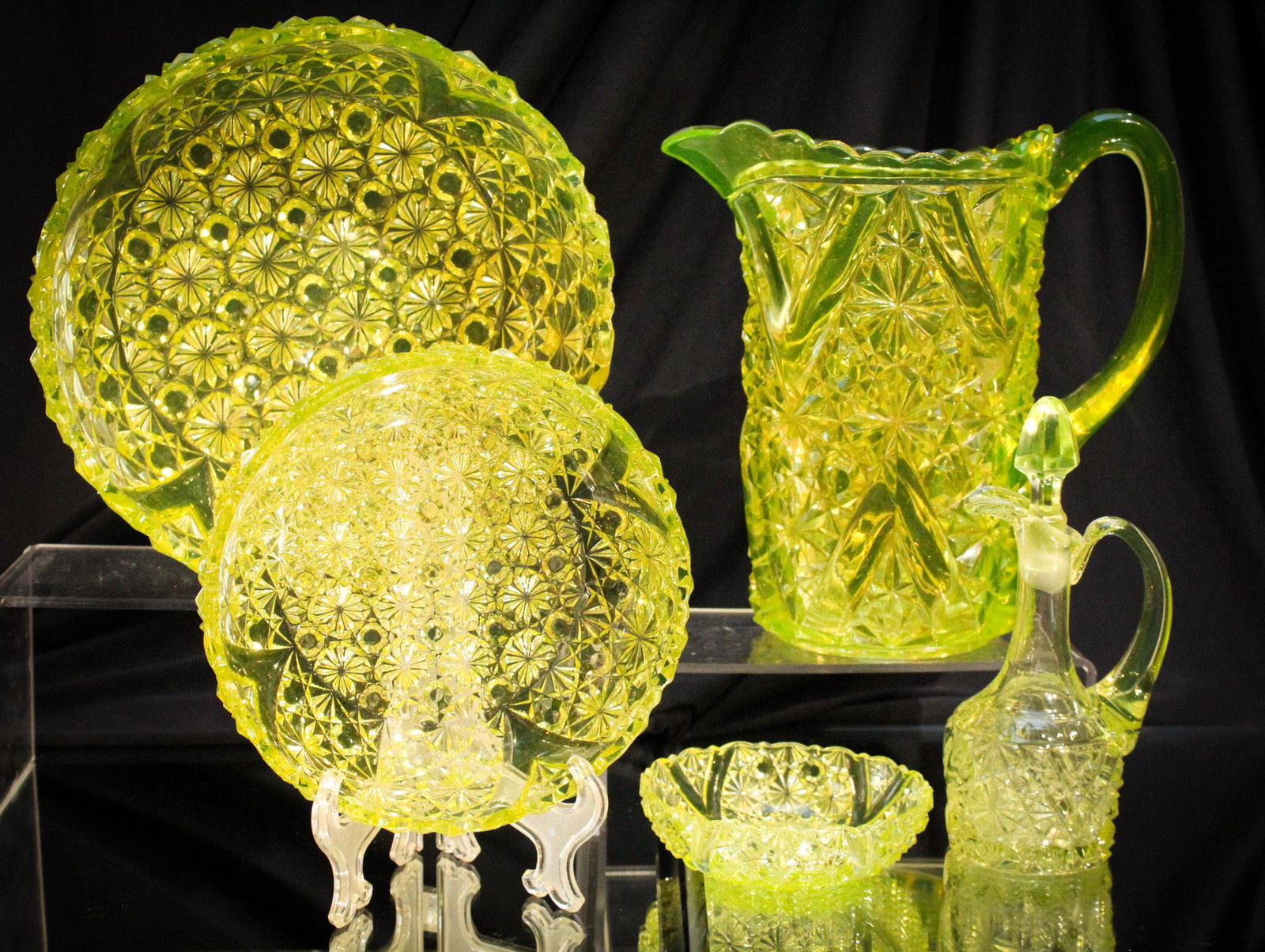 5 pc Vaseline Daisy & Button V Ornament Assortment: What's not to love about this select offering of fineries? Nothing is the answer. You get some wonderful examples of the popular Daisy and Button with V Ornament glass. Killer pieces and all to go in 