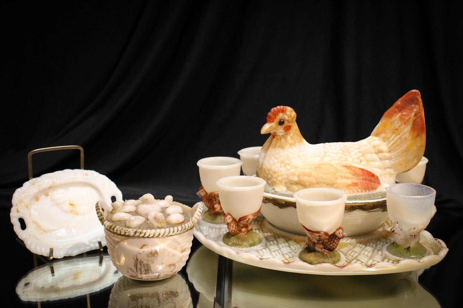 Portieux Vallerysthal Opal Glass Hen Breakfast Set (1 of 16)