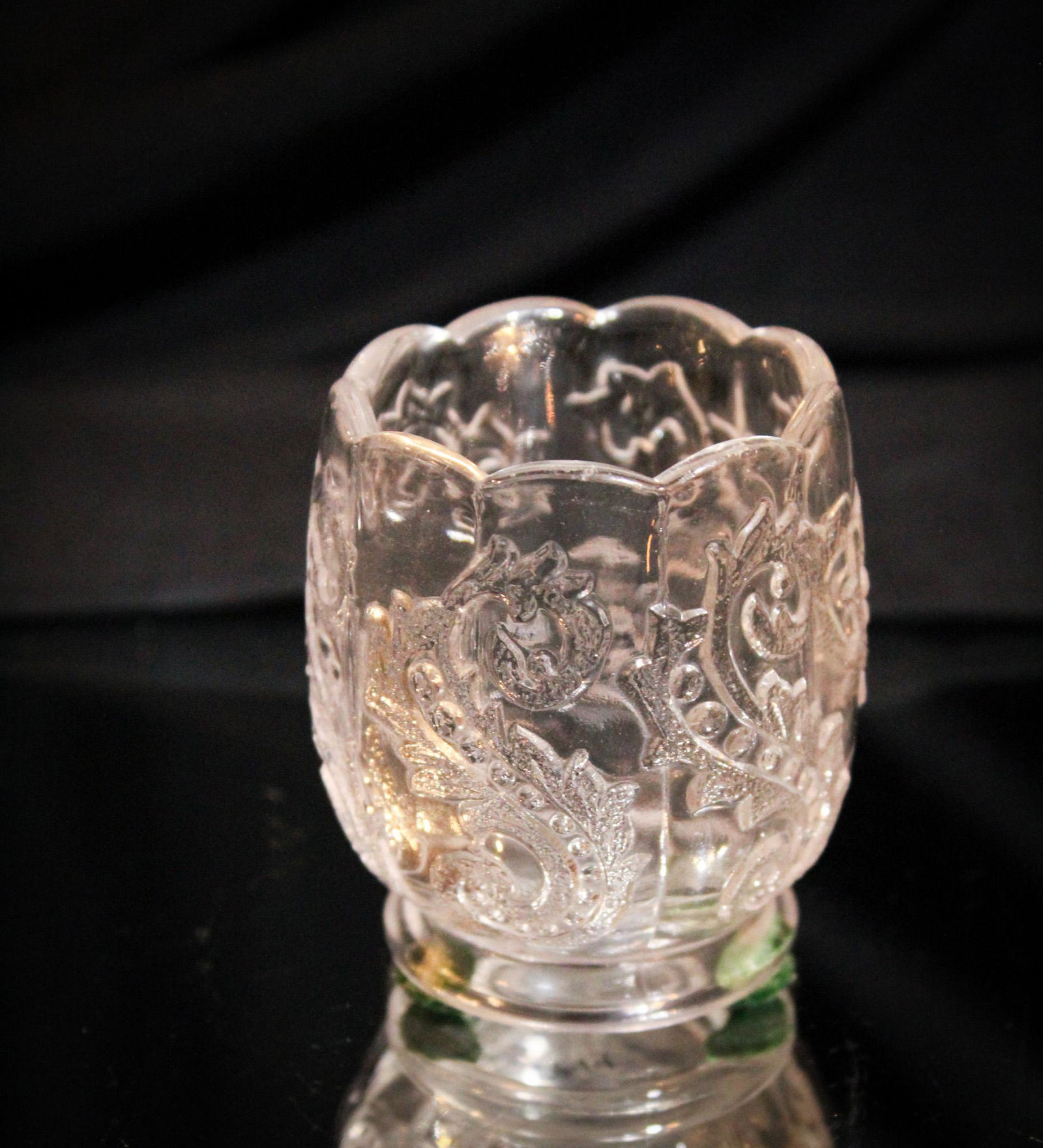 Crystal Victorian McKee Glass Chrysanthemum Leaf Toothpick Holder (1 of 4)