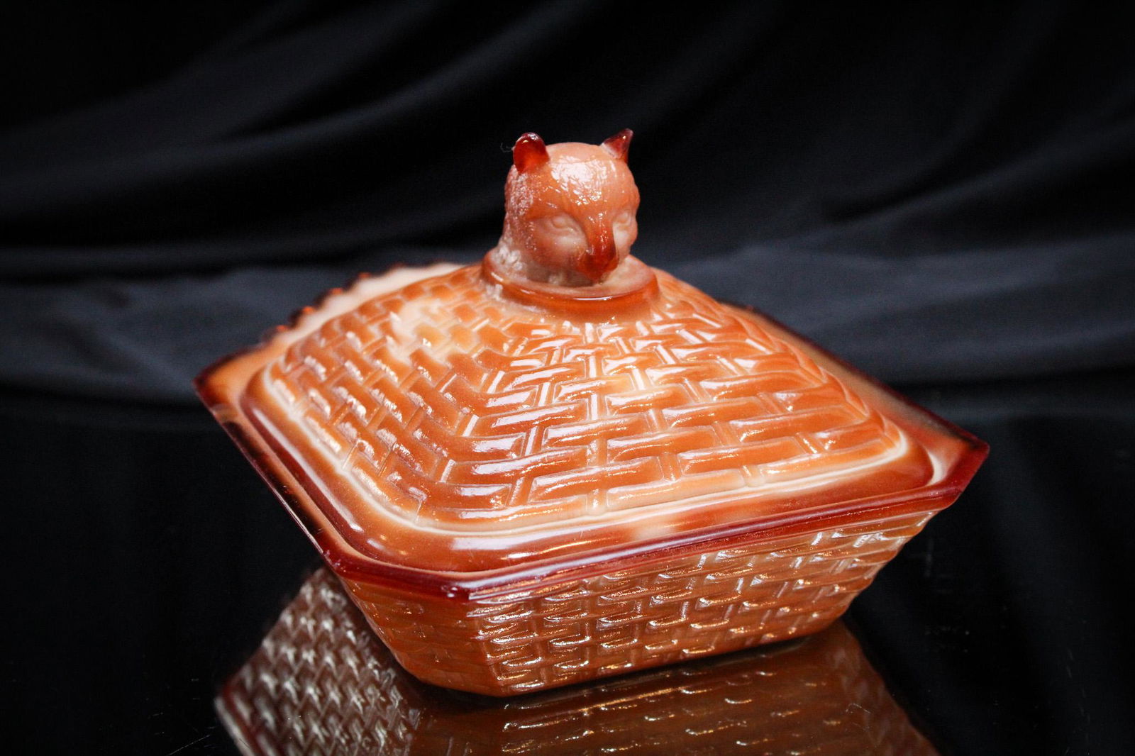 Greentown Chocolate Victorian Glass Cat on Hamper (1 of 7)