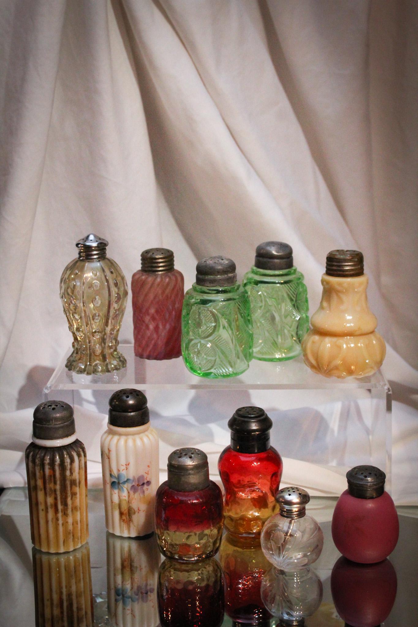 Mega Magnum Auctions 11 pc Lot Victorian Grandeur in Shakers (1 of 6)