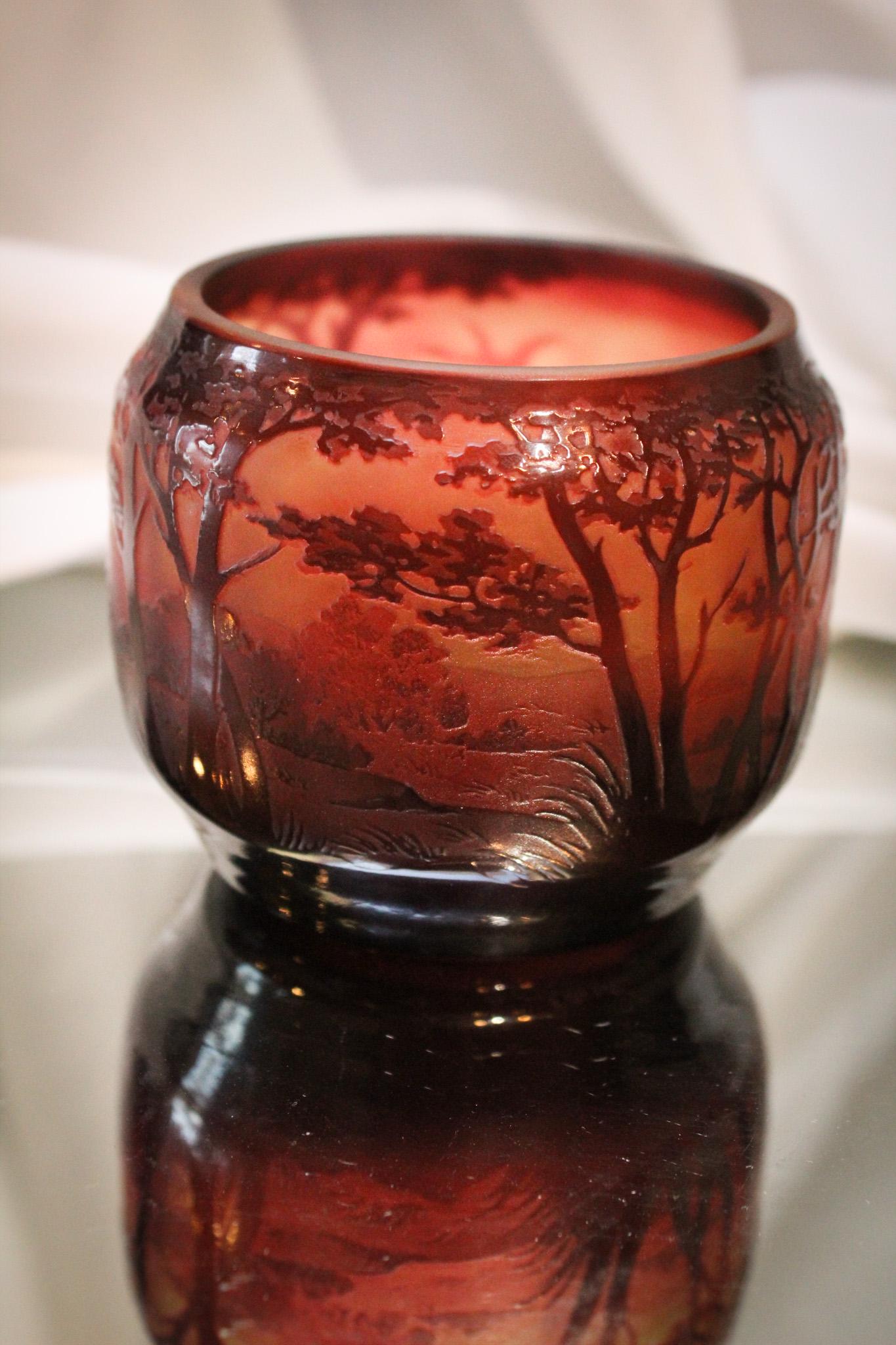 D'Argental Cameo Glass Cabinet Vase 2 1/2" (1 of 5)