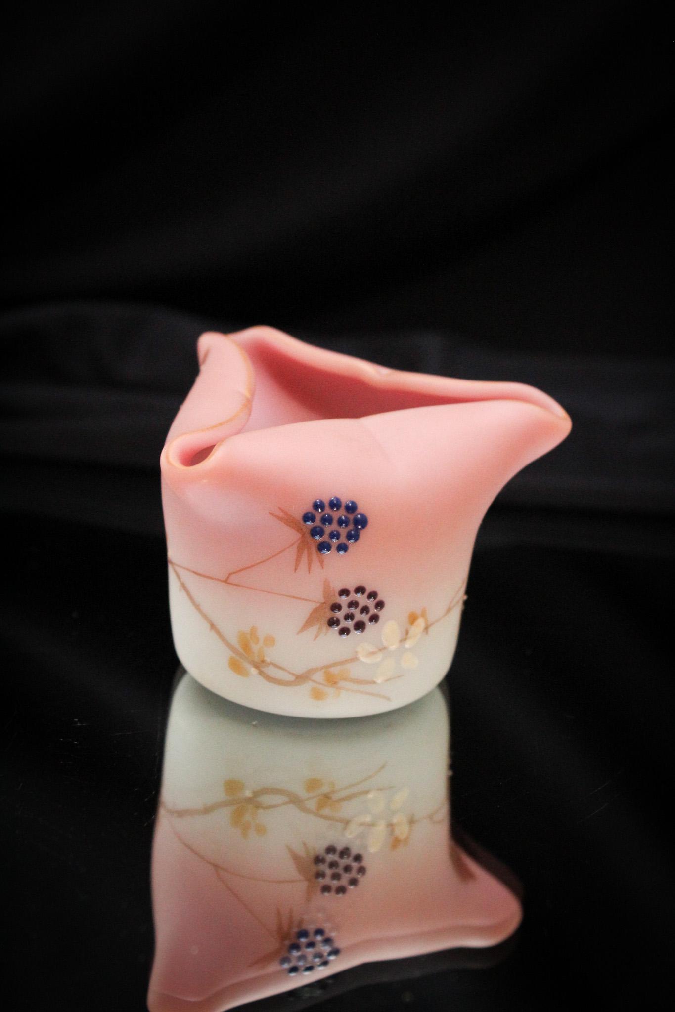 Rare Mt. Washington Peachblow Tri Corner Berry Toothpick Holder (1 of 4)