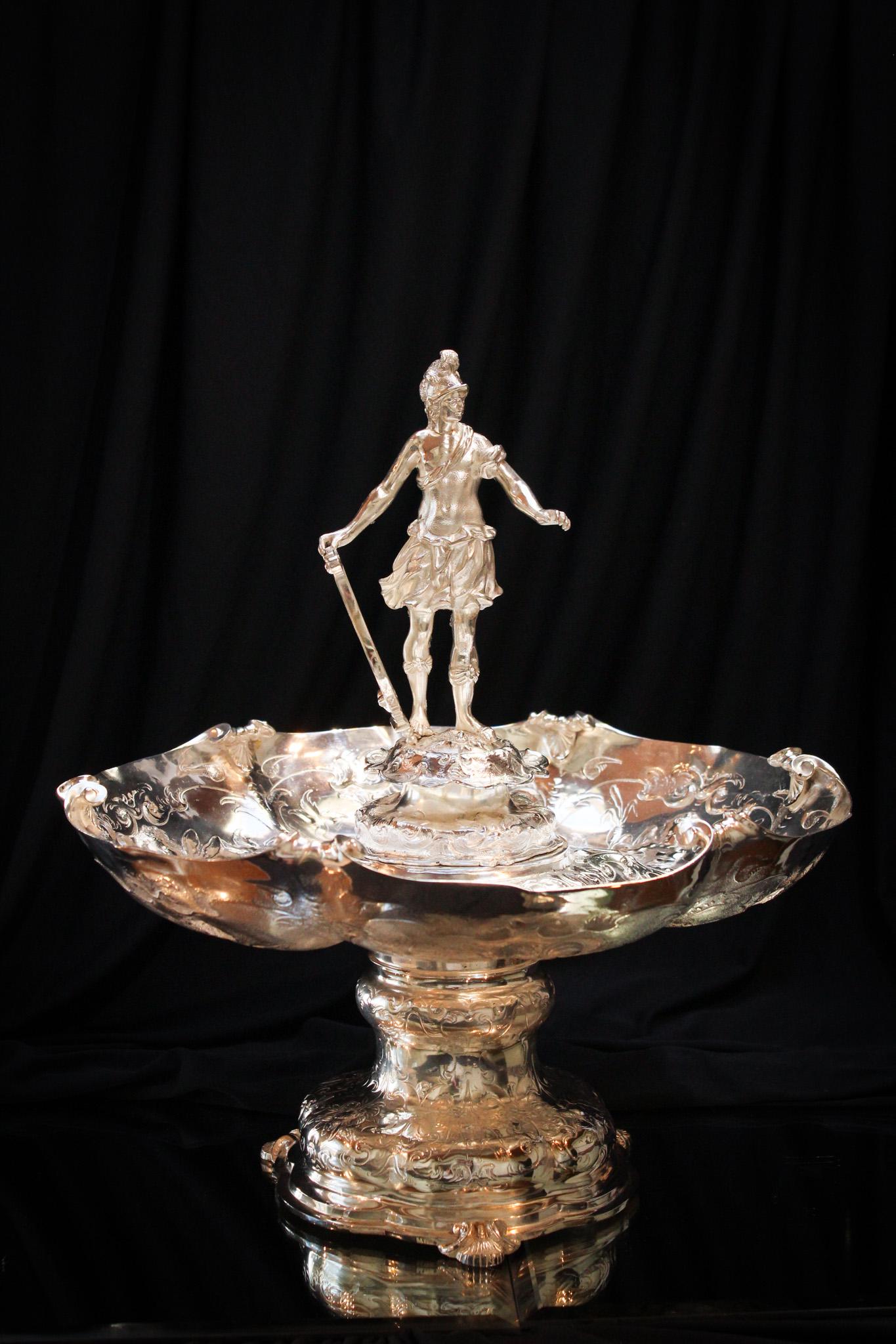 Victorian Repousse 15"Continental Figural Silverplate Centerpiece Tazza (1 of 17)