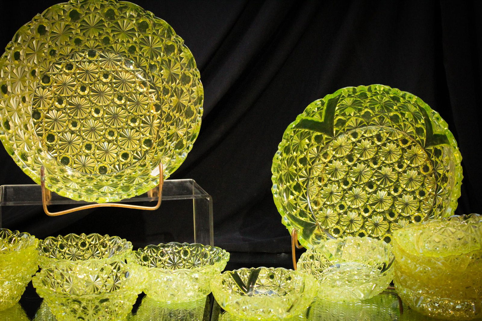 Amazing 15 Pc Combo of 2 Victorian Vaseline Berry Sets (1 of 10)