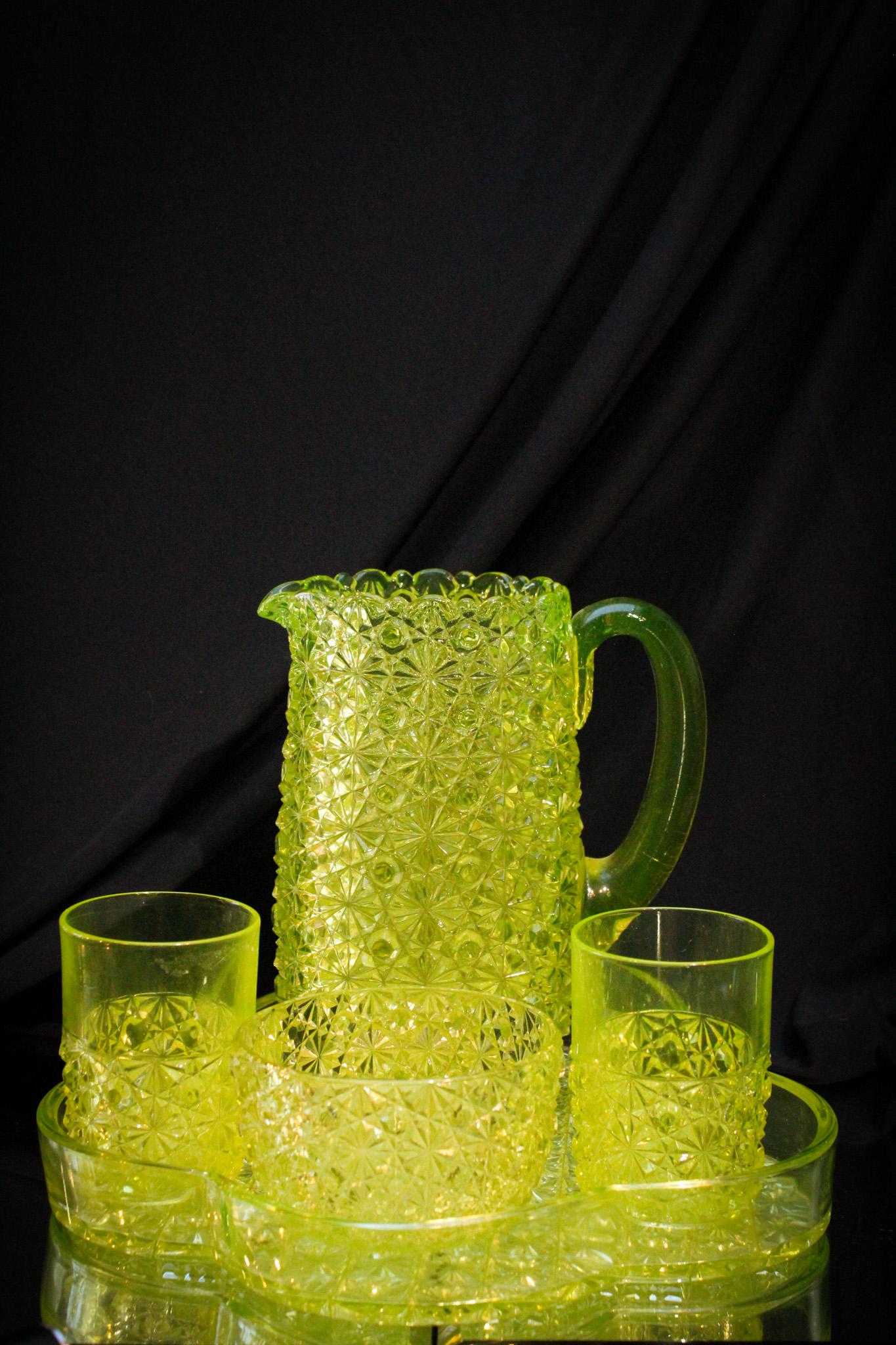 Truly Stunning 5 pc Lot Vaseline Victorian Glass Daisy & Button (1 of 9)