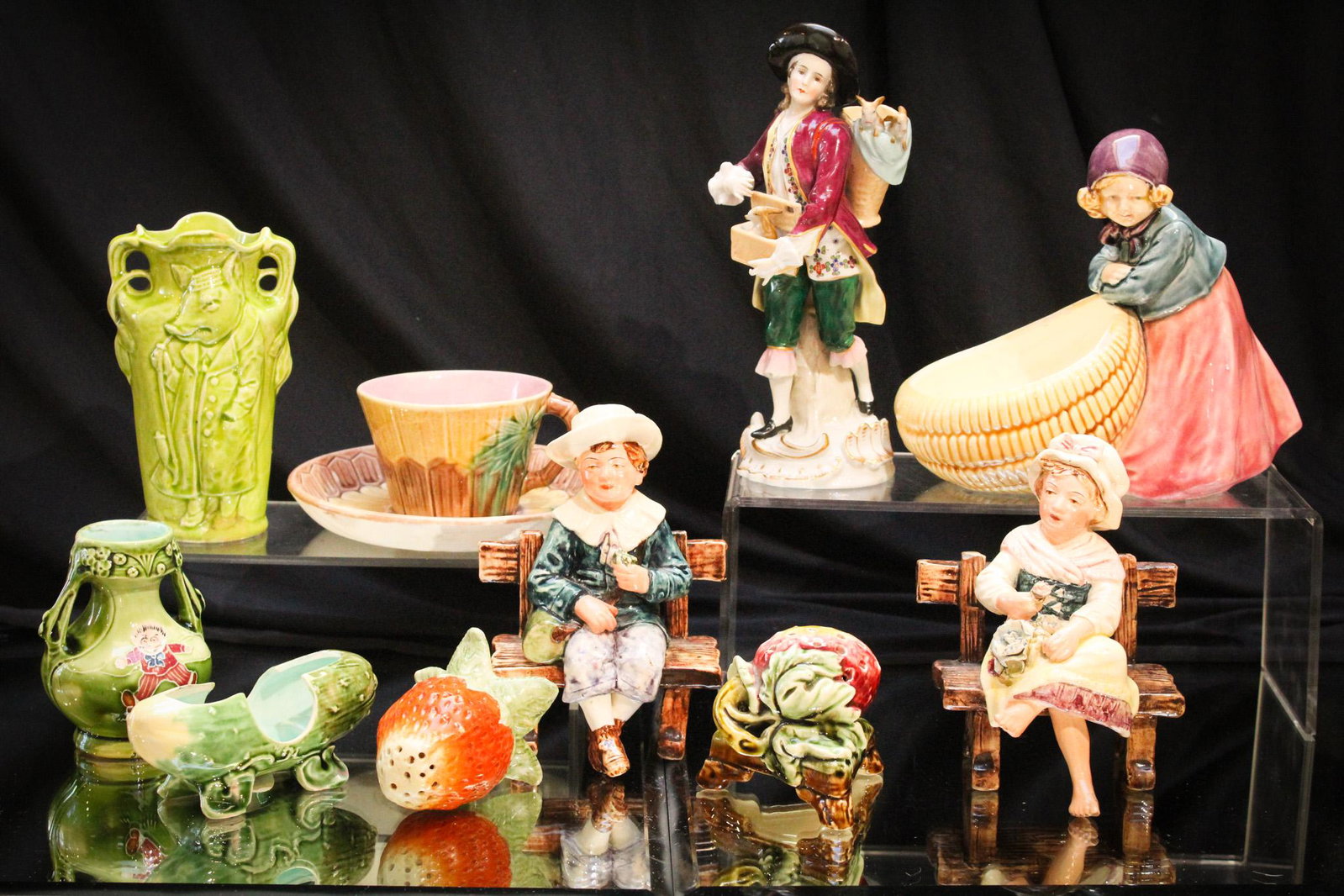 World Famous Mega Magnum Auctions 10 pc Goody Lot Majolica & More: Another fantastic Mega Magnum Auctions Goody lot comprised of decorative articles. Tallest measures 8".