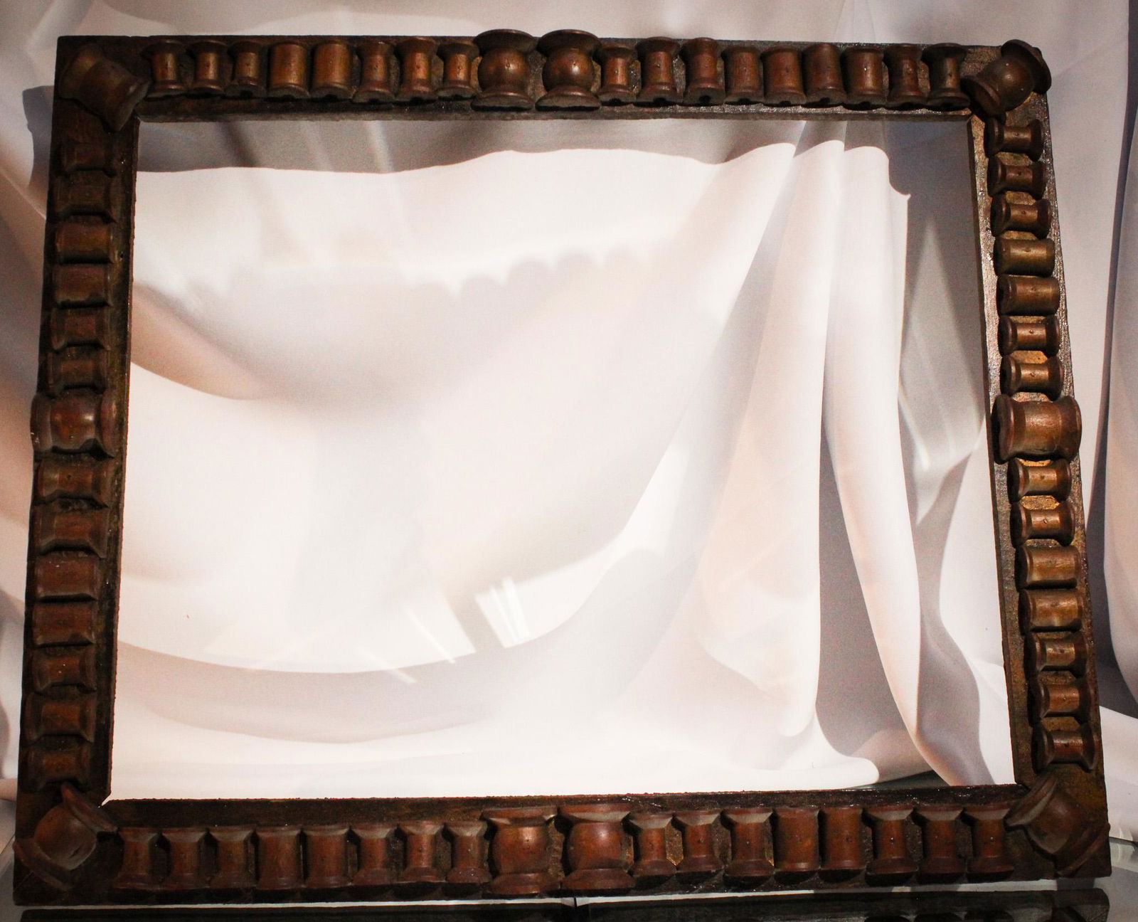 Folk Art Wooden Spool Picture Frame (1 of 17)