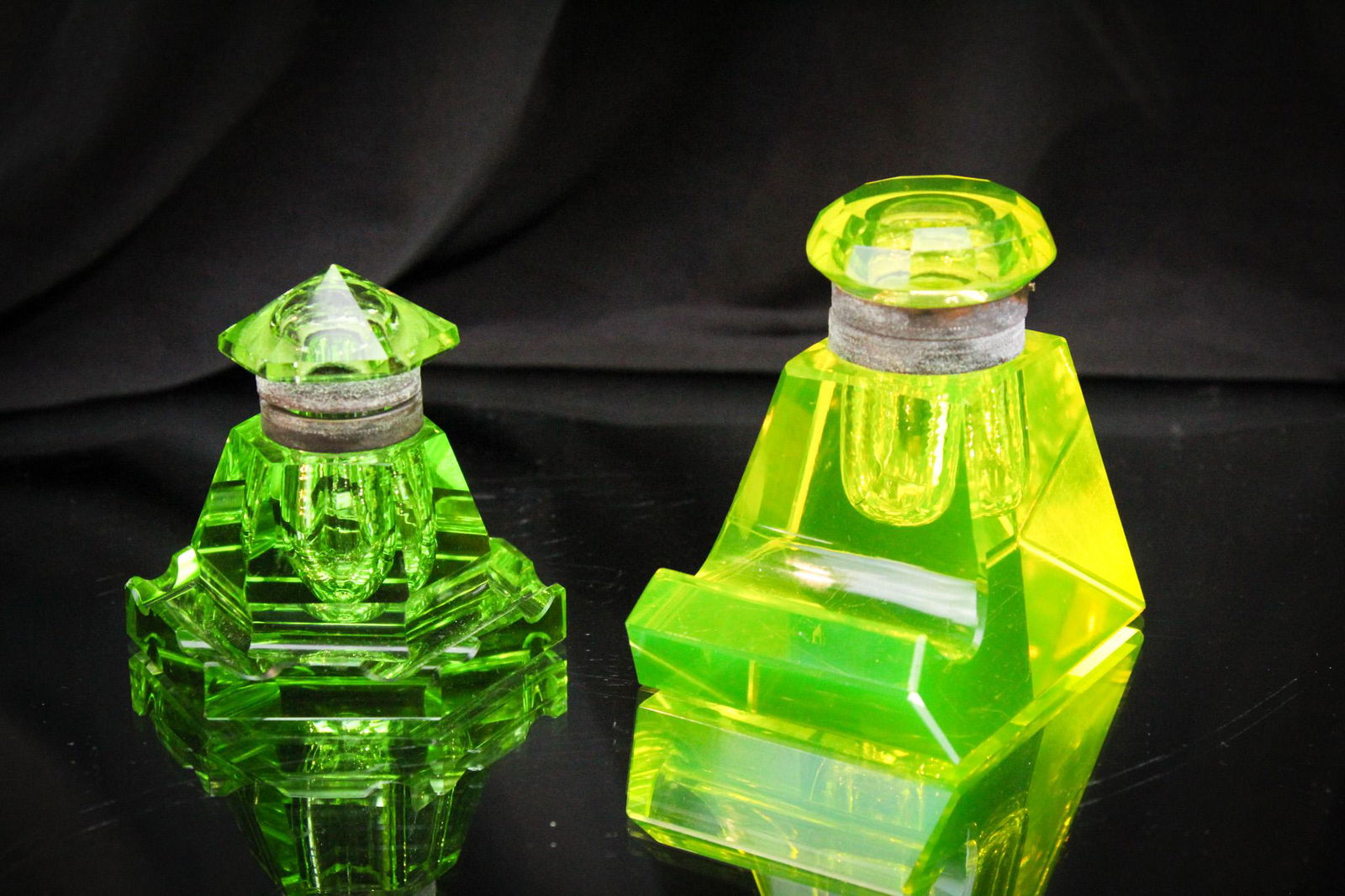 2 pc Lot Antique Vaseline & Green Cut Glass Inkwells (1 of 10)