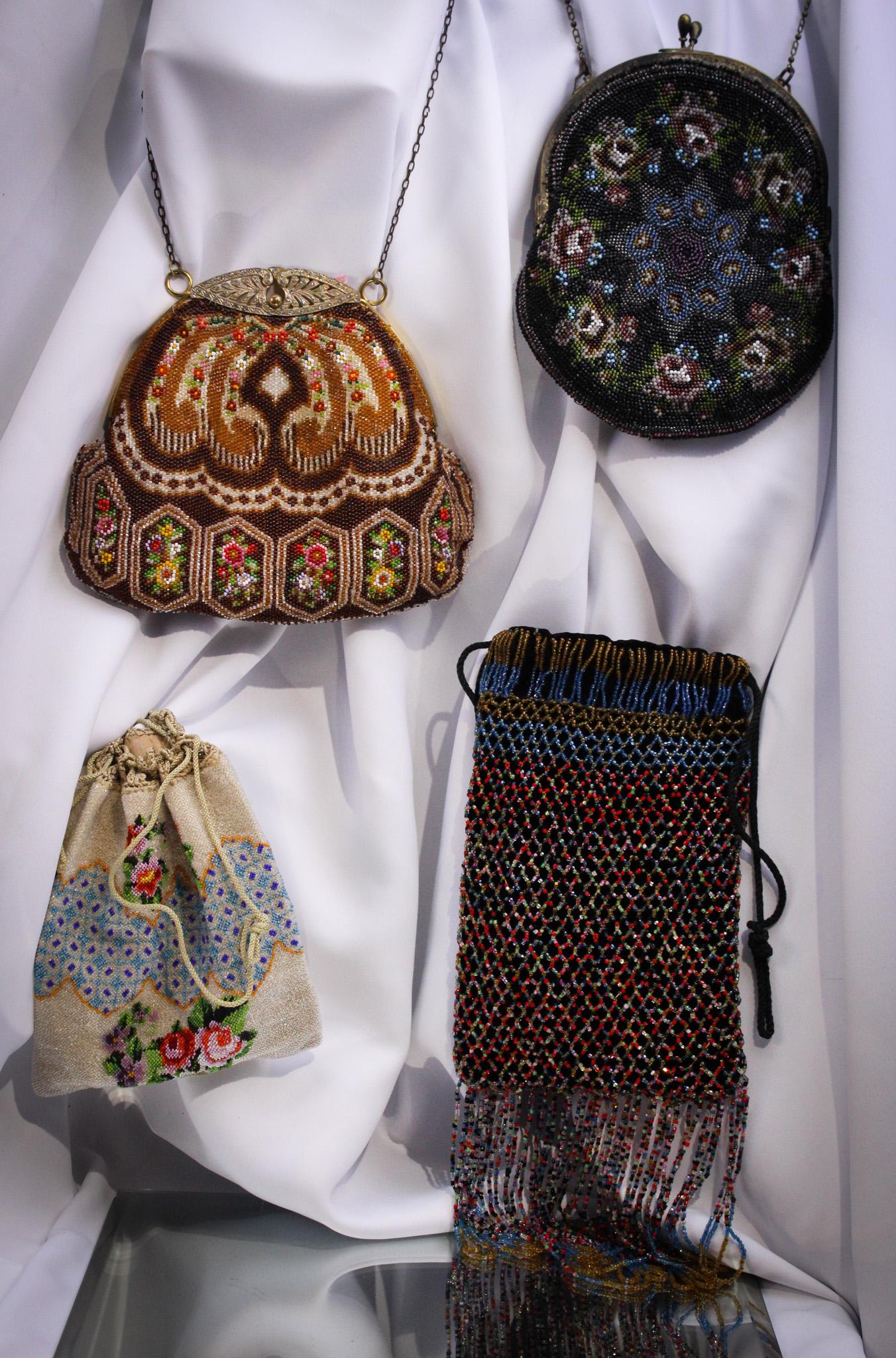 4 pc Lot Vintage Beadwork Purses (1 of 12)