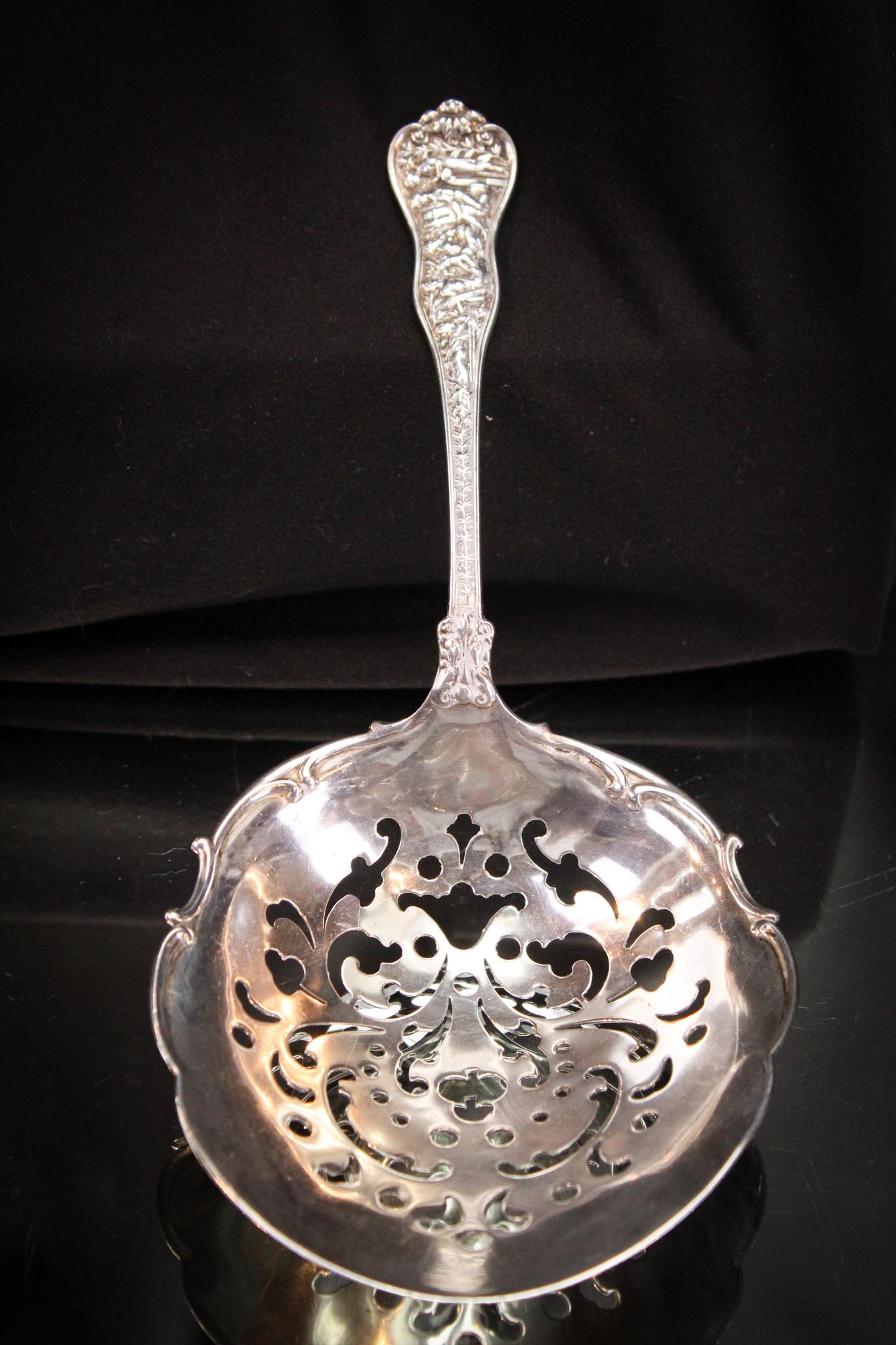 Tiffany & Co. 1878 Sterling Saratoga Potato Chip 9" Spoon (1 of 13)