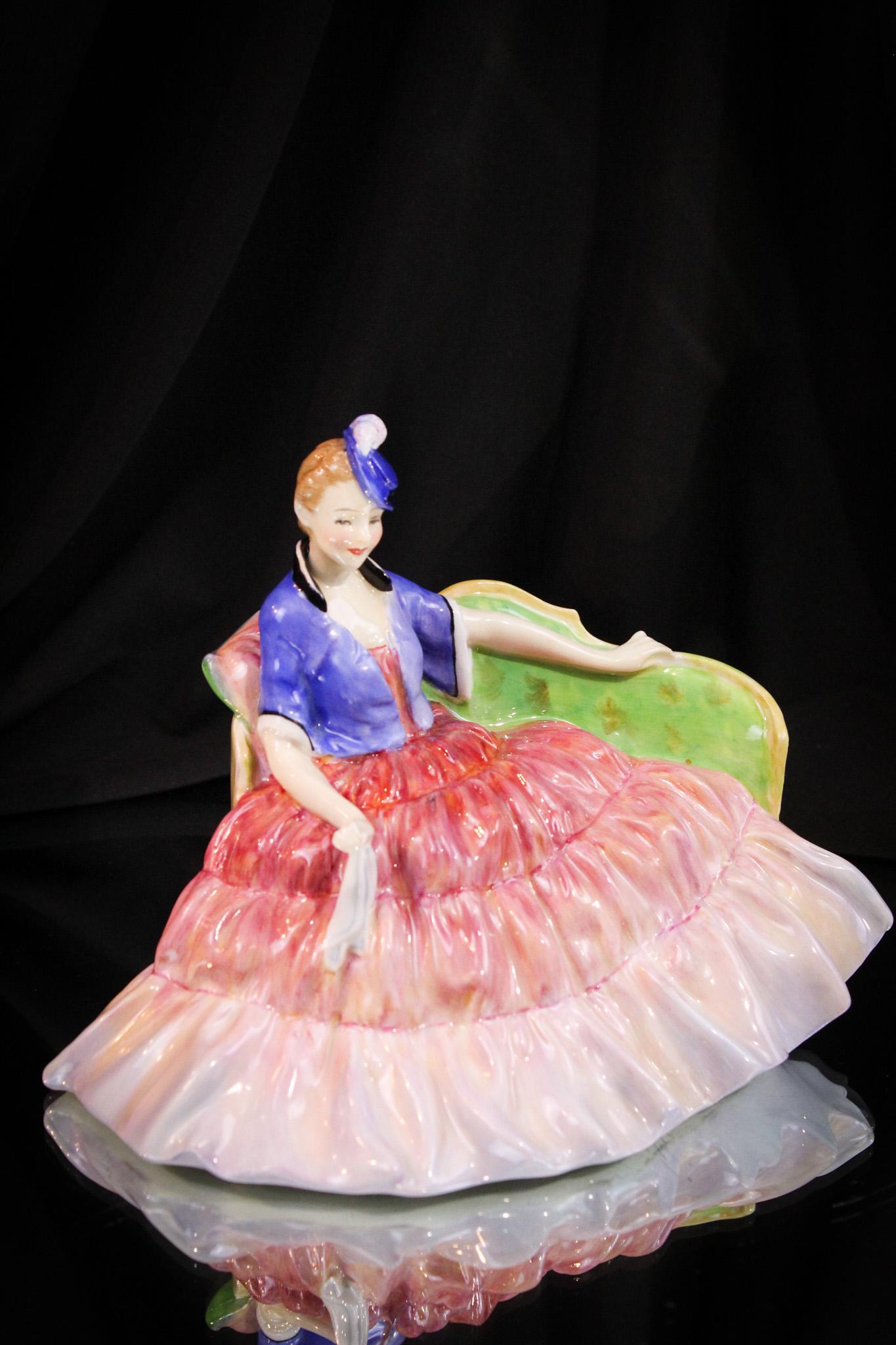 Royal Doulton Figurine "Fiona, HN 1924" (1 of 4)