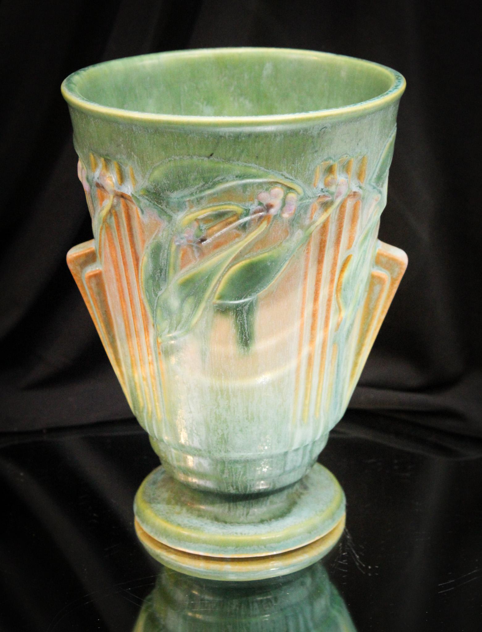 Roseville Pottery Laurel Green Vase (1 of 6)