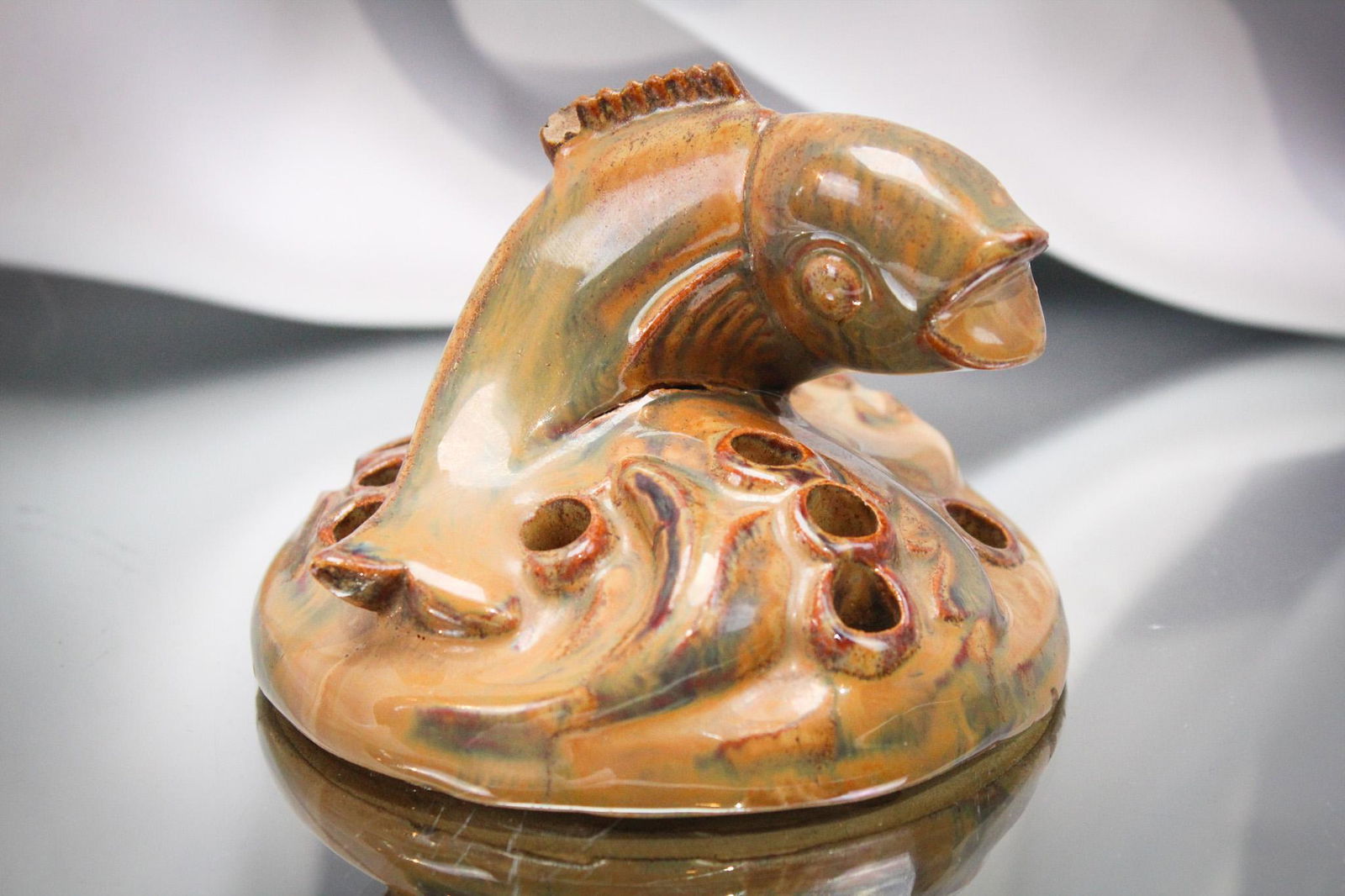 Fulper Pottery Fish Flower Frog (1 of 7)