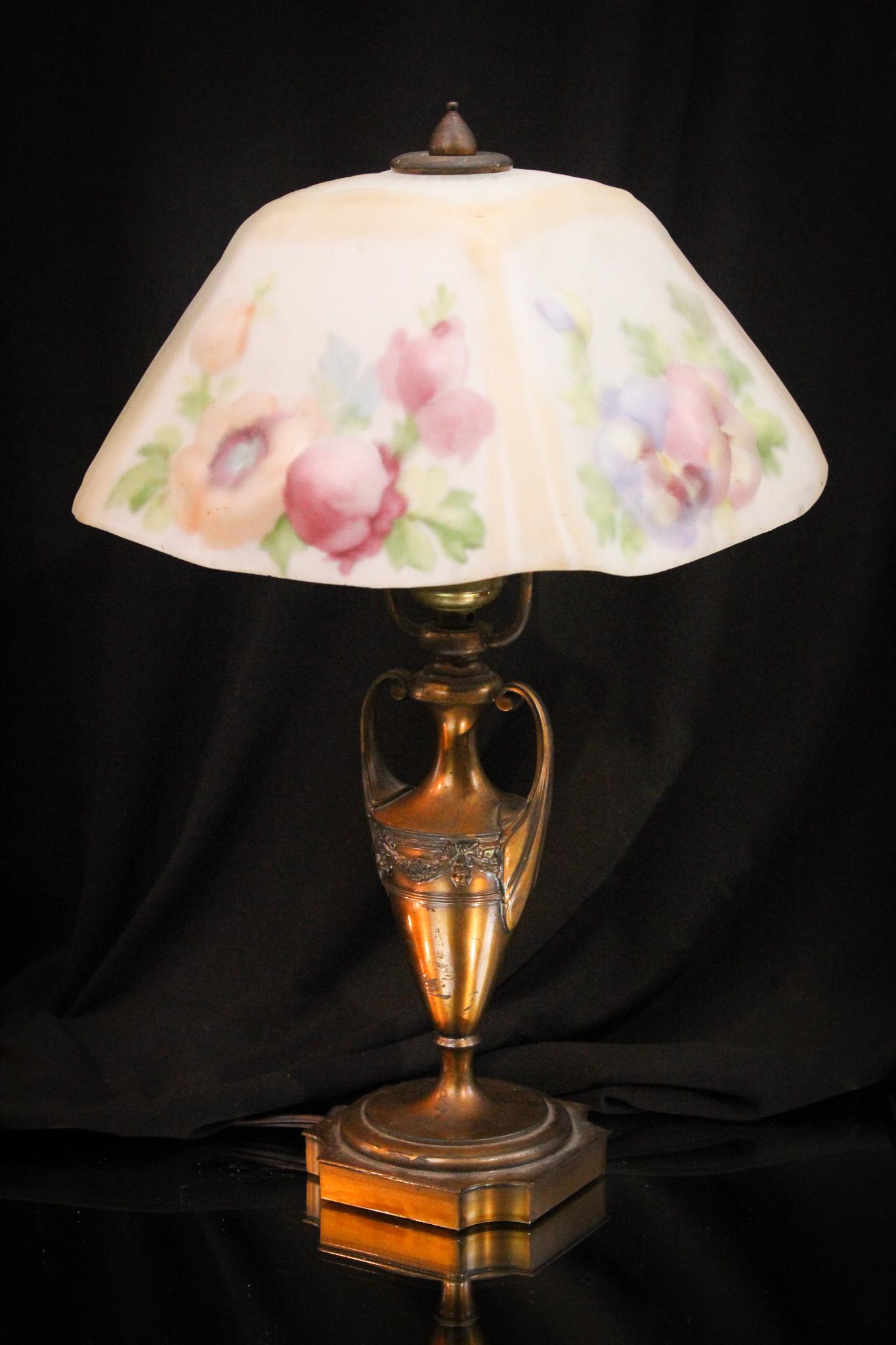 Pairpoint Puffy Reverse Painted Boudoir Lamp (1 of 19)